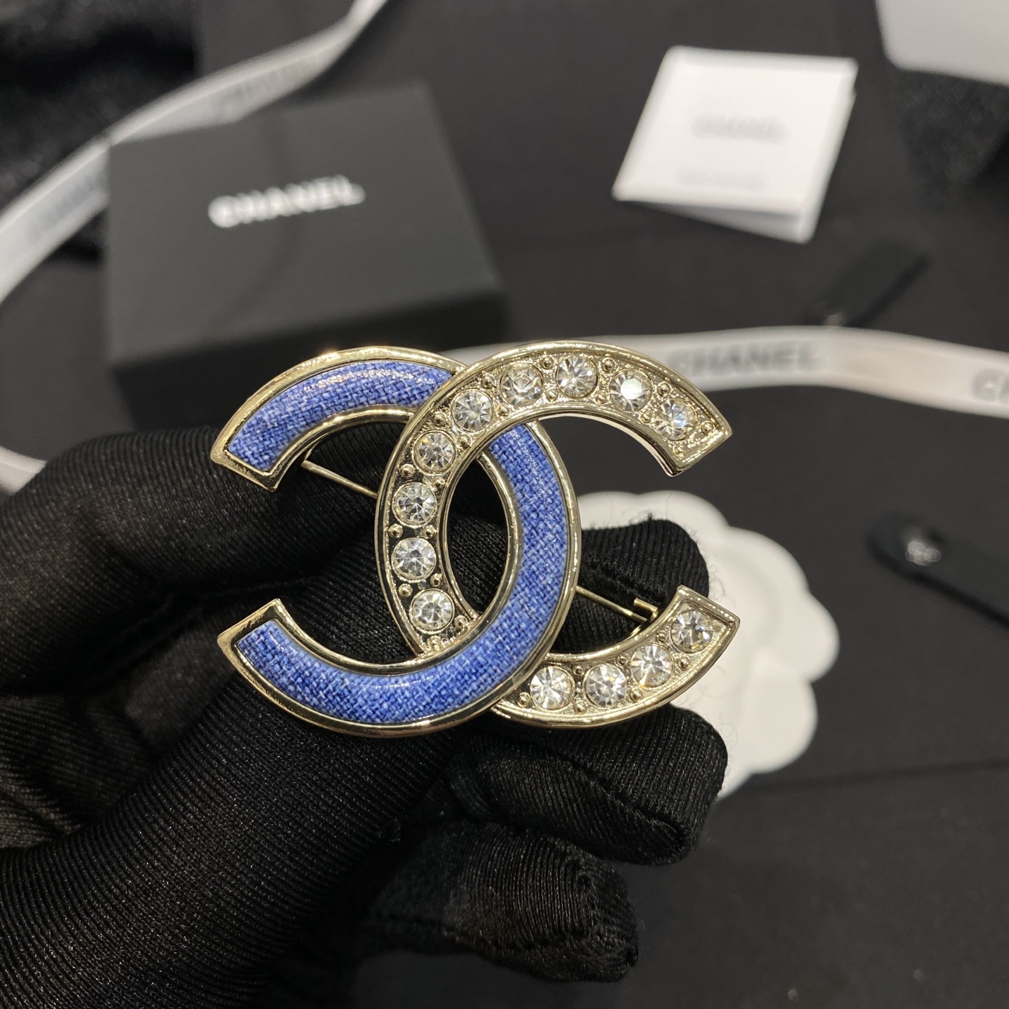 Chanel Chanel 仿牛仔纹半钻 牛仔蓝胸针