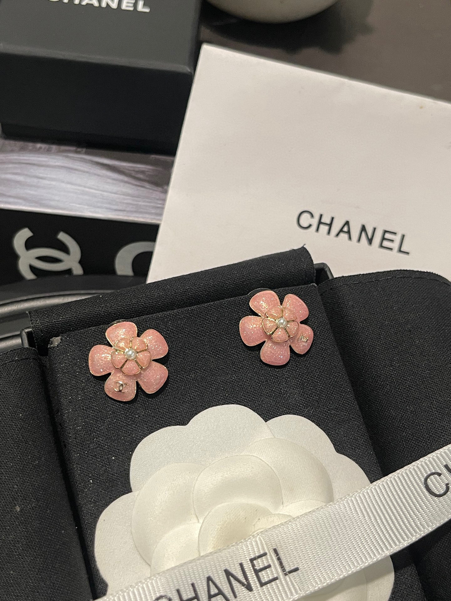 Chanel Chanel 26C 珐琅山茶花耳钉 2⃣ 色