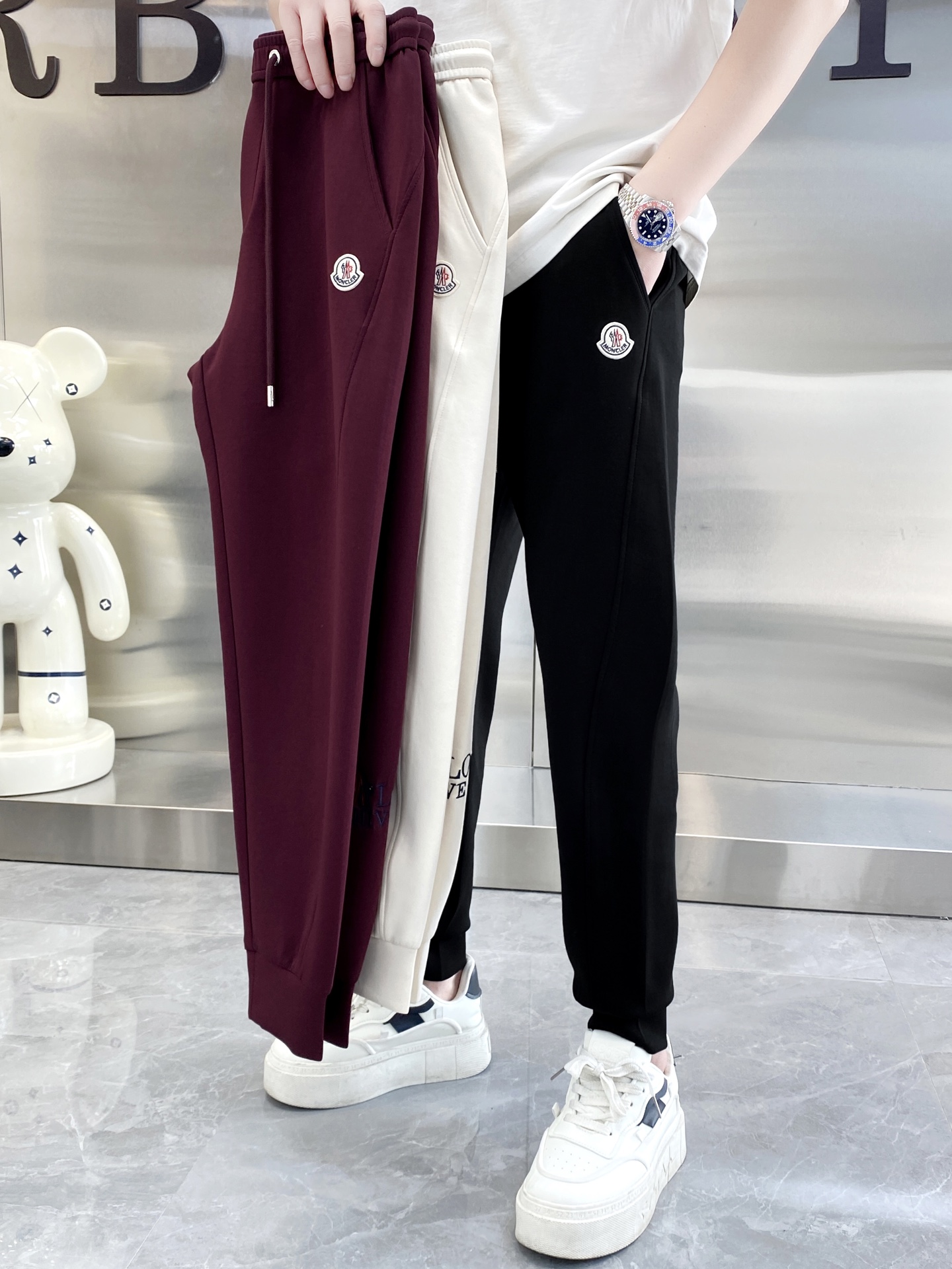 NO:121492,Prada 2025 spring and summer models are available in new color black. White and purple. Number M-4xl, prada, alexander wang19860909普拉达 2025春夏款上新 颜色黑. 白 紫 码数M-4xl,,prada,alexander wang,Men's clothing