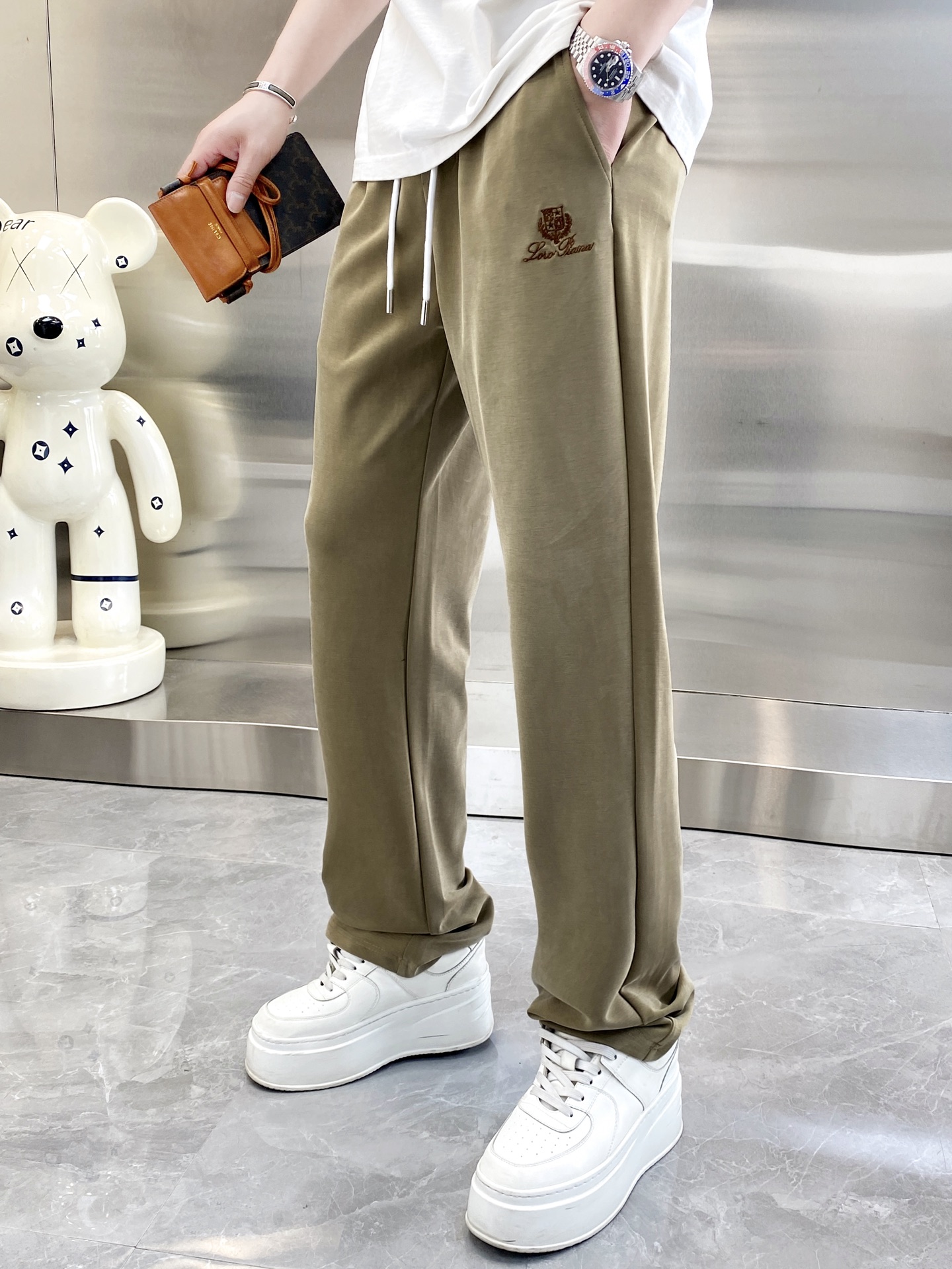 NO:121479,Miu 2025 spring and summer models are available in new color black. White and red. Number M-4xl, miumiu, alexander wang19860909Miu 2025春夏款上新 颜色黑. 白 红 码数M-4xl,,miumiu,alexander wang,Men's clothing