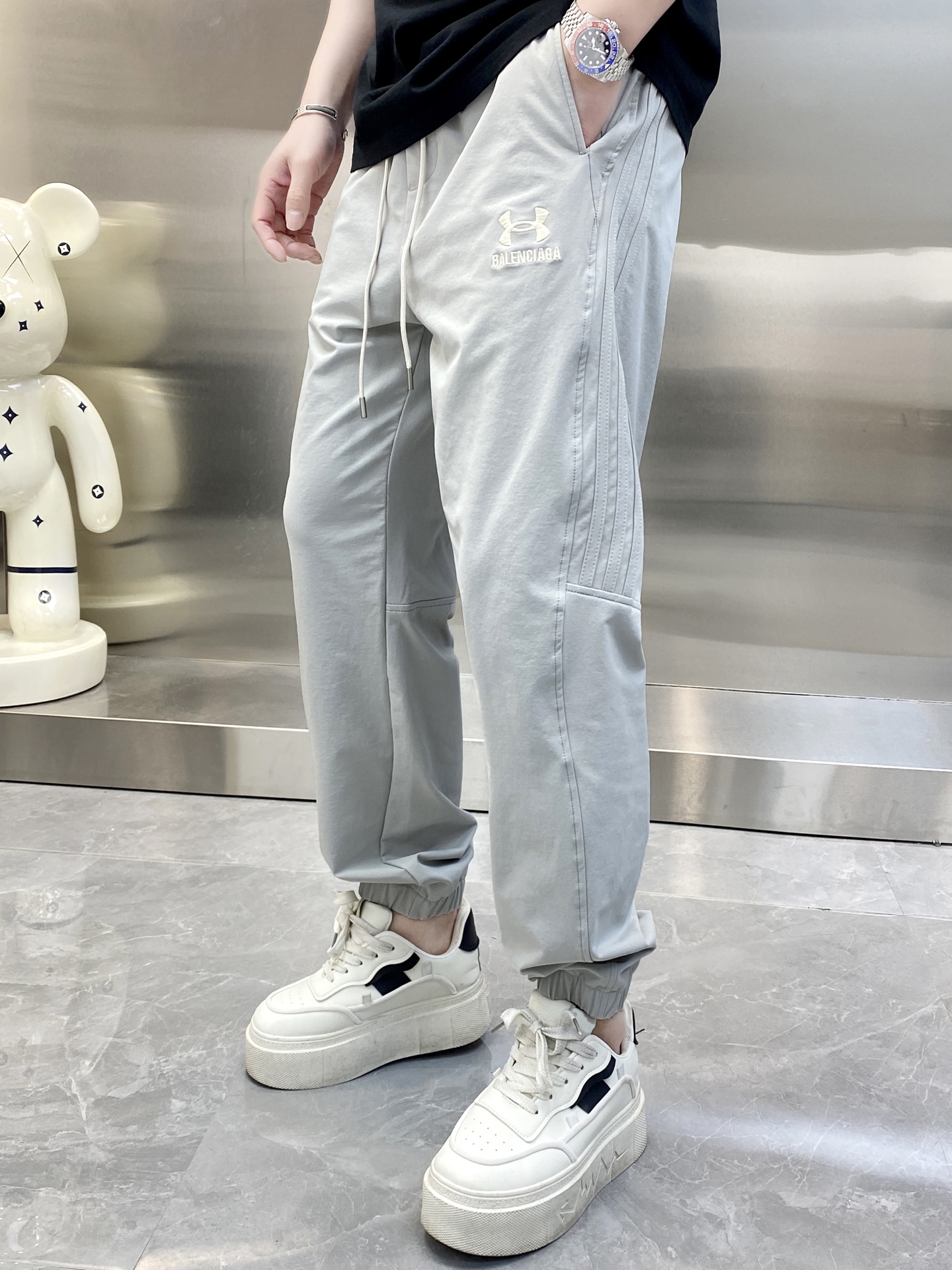 NO:123825,Balenciaga 2025 spring and summer model is available in new color black. White. Number of codes M-4xl, balenciaga, alexander wang19860909巴黎世家 2025春夏款上新 颜色黑. 白  码数M-4xl,,balenciaga,alexander wang,Men's clothing