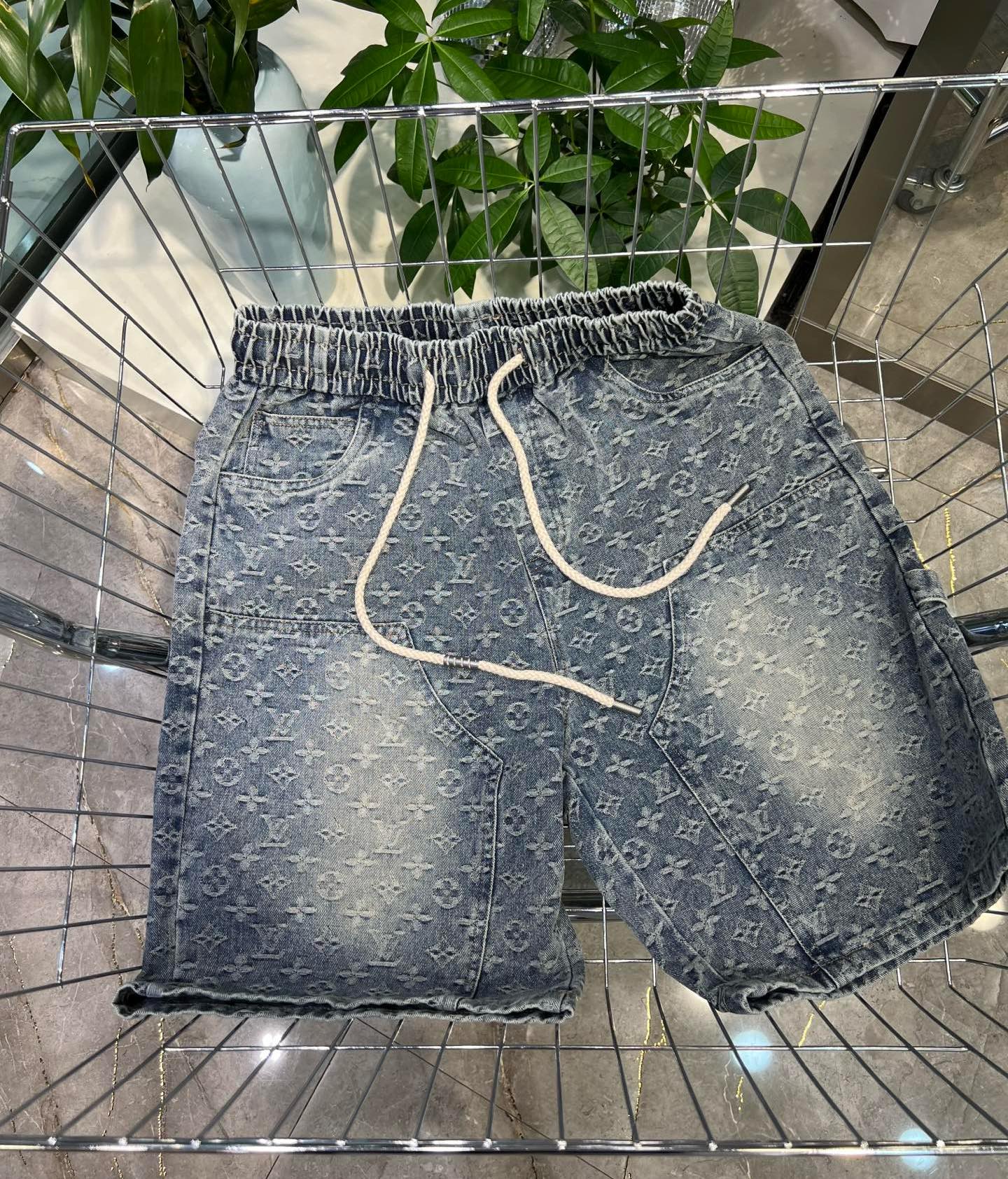NO:151469,LV new denim shorts size M-3XL, louis vuitton, shorts, alexander wang19860909LV 新款牛仔短裤 码数M-3XL,,louis vuitton,shorts,alexander wang,Men's clothing