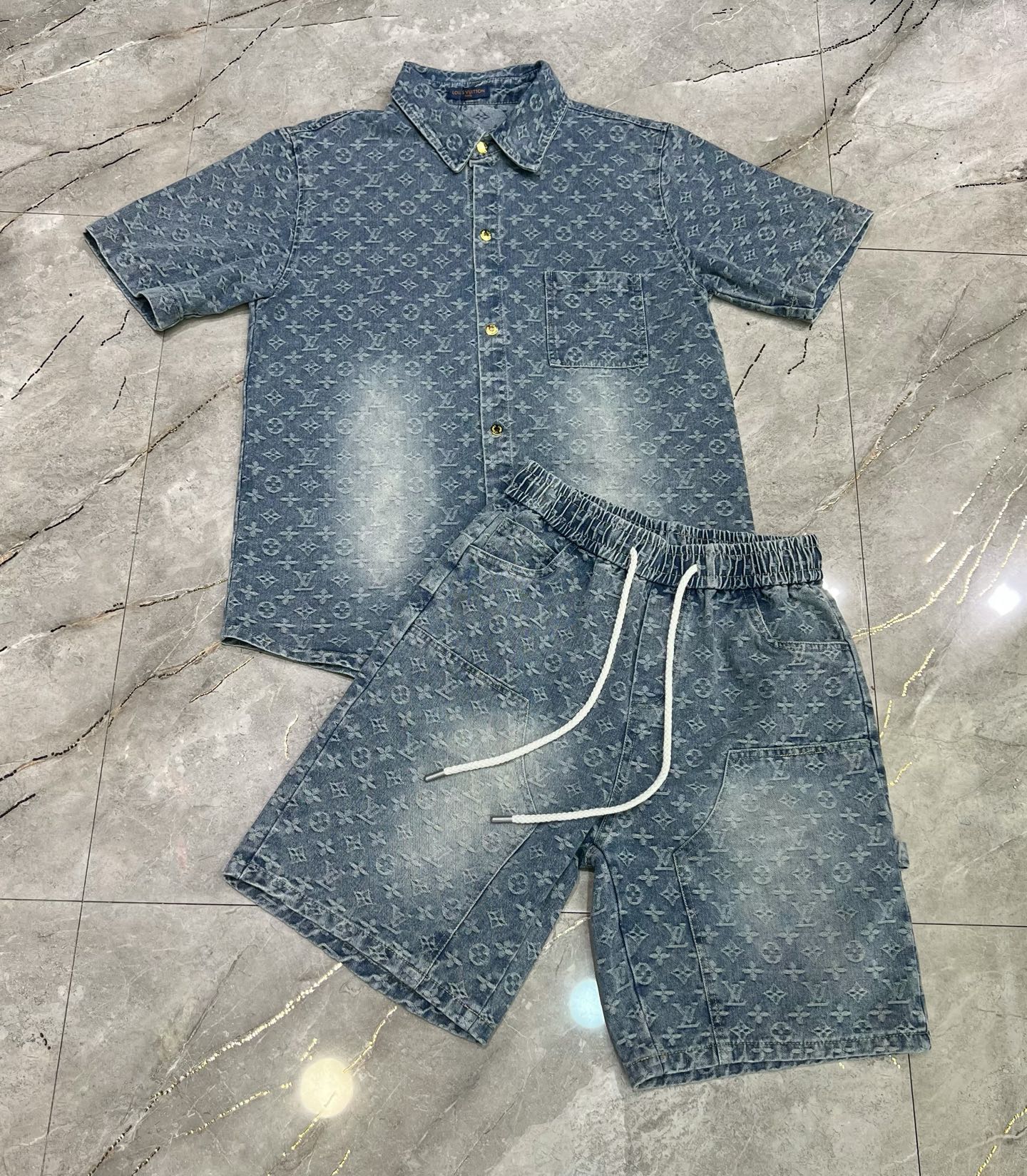 NO:155533,/ Set V Home New Denim Set Size M-3XL, Alexander wang19860909/套 V家 新款牛仔套装 码数M-3XL,,alexander wang,Men's clothing