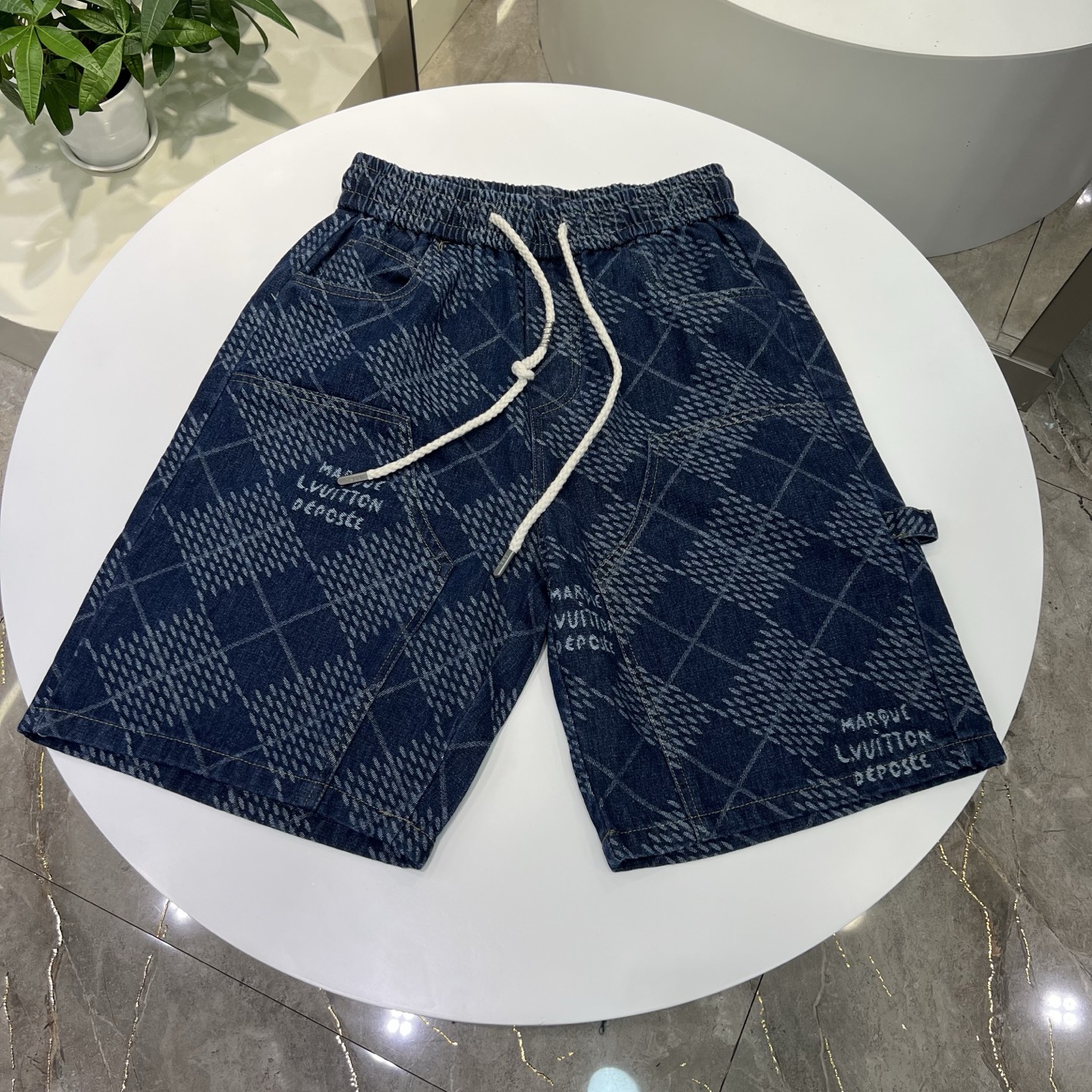 NO:501023,V Home New Denim Shorts Size M-3XL, shorts, alexander wang19860909V家 新款牛仔短裤 码数M-3XL,,shorts,alexander wang,Men's clothing