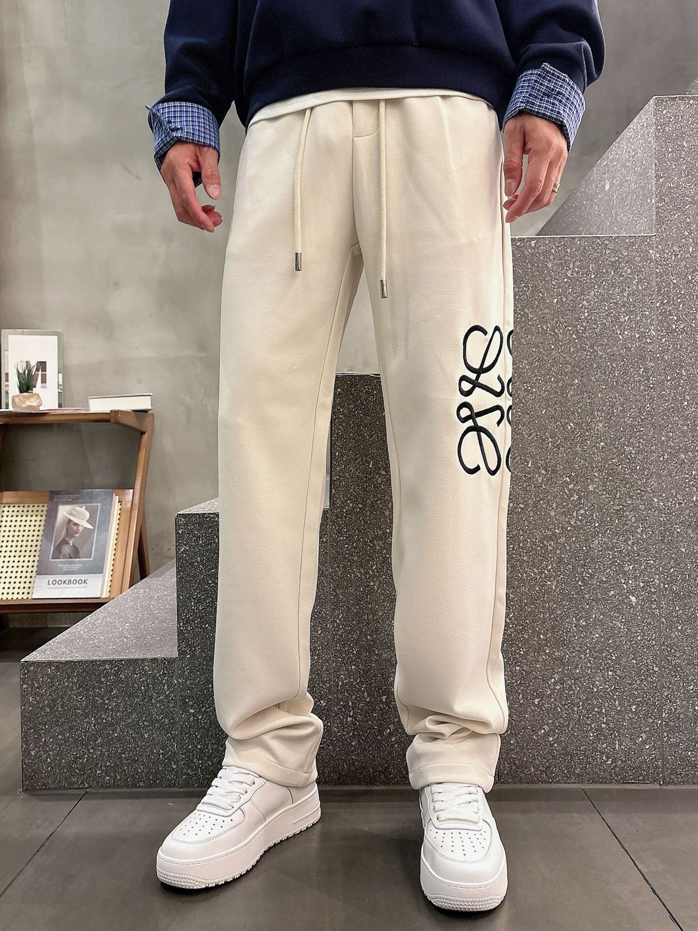 NO:516158,Luo Yiwei ｜Autumn cotton pants｜ -4,,loewe,alexander wang19860909罗意威 ｜秋款棉裤｜ -4,,loewe,alexander wang,Men's clothing