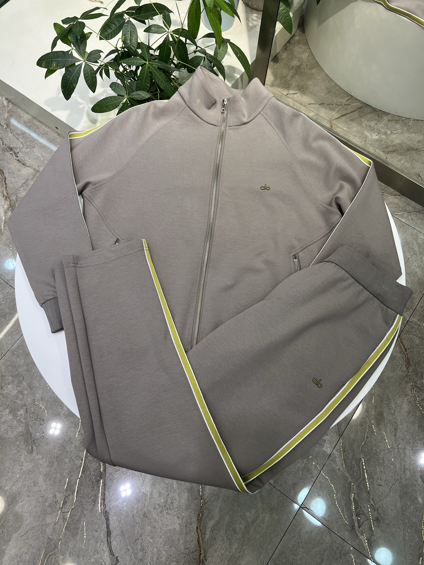 NO:516129,Alo new set, code number M-3xl,,alexander wang19860909Alo 新款套装 码数M-3xl,,alexander wang,Men's clothing