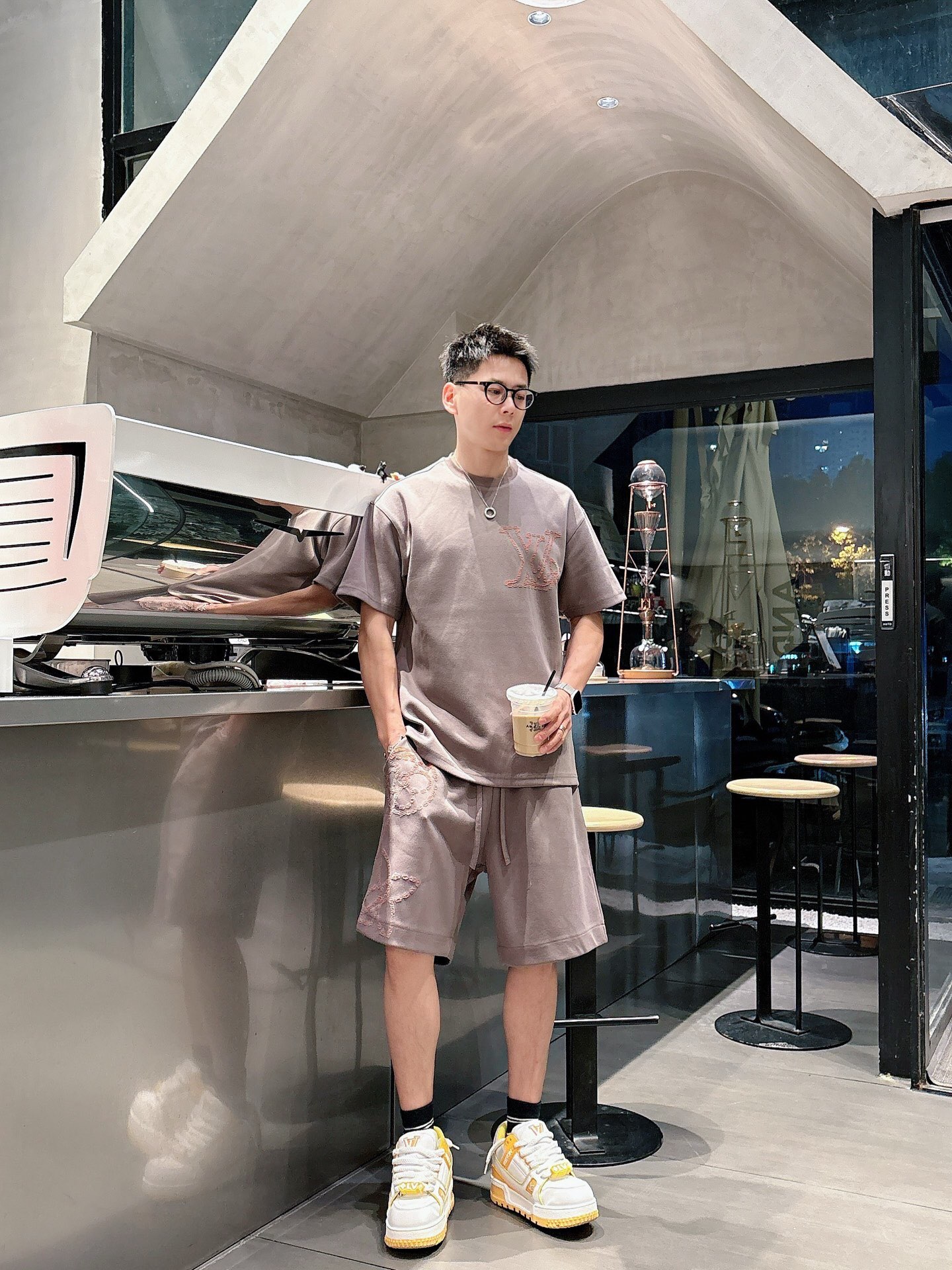 NO:958756,New season Lv suit(_)ヾ Summer new style -3xL,,louis vuitton,19860909New season Lv套装(_)ヾ 夏季新款 -3xL,,louis vuitton,,Men's clothing