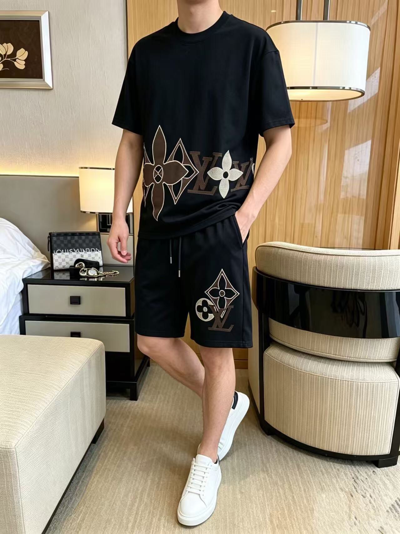 NO:958796,New season LV suit(_)ヾ Summer new style S-xl,,louis vuitton,19860909New season LV套装(_)ヾ 夏季新款 S-xl,,louis vuitton,,Men's clothing