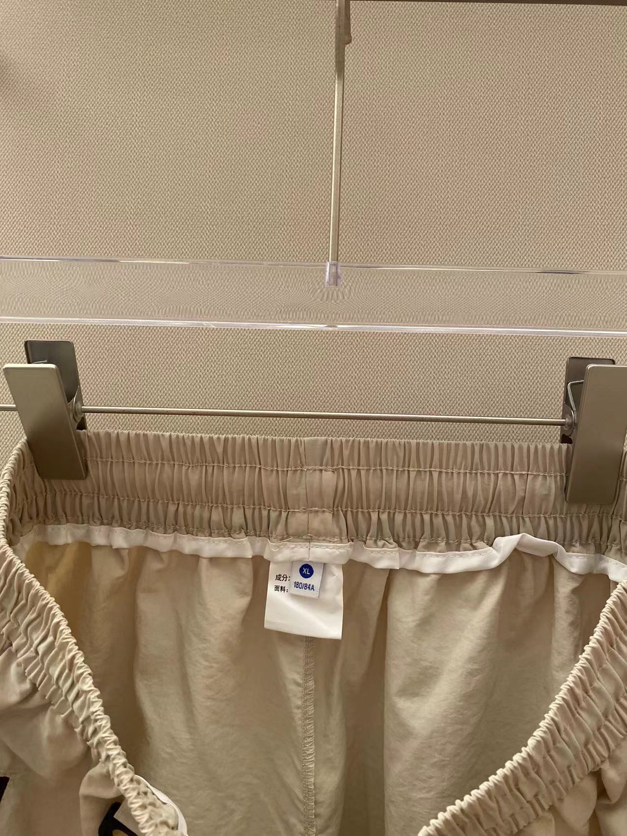 Miumiu 2025 Summer Shorts: Dry Fabric, Stylish Design, Practical Features - 图片 8