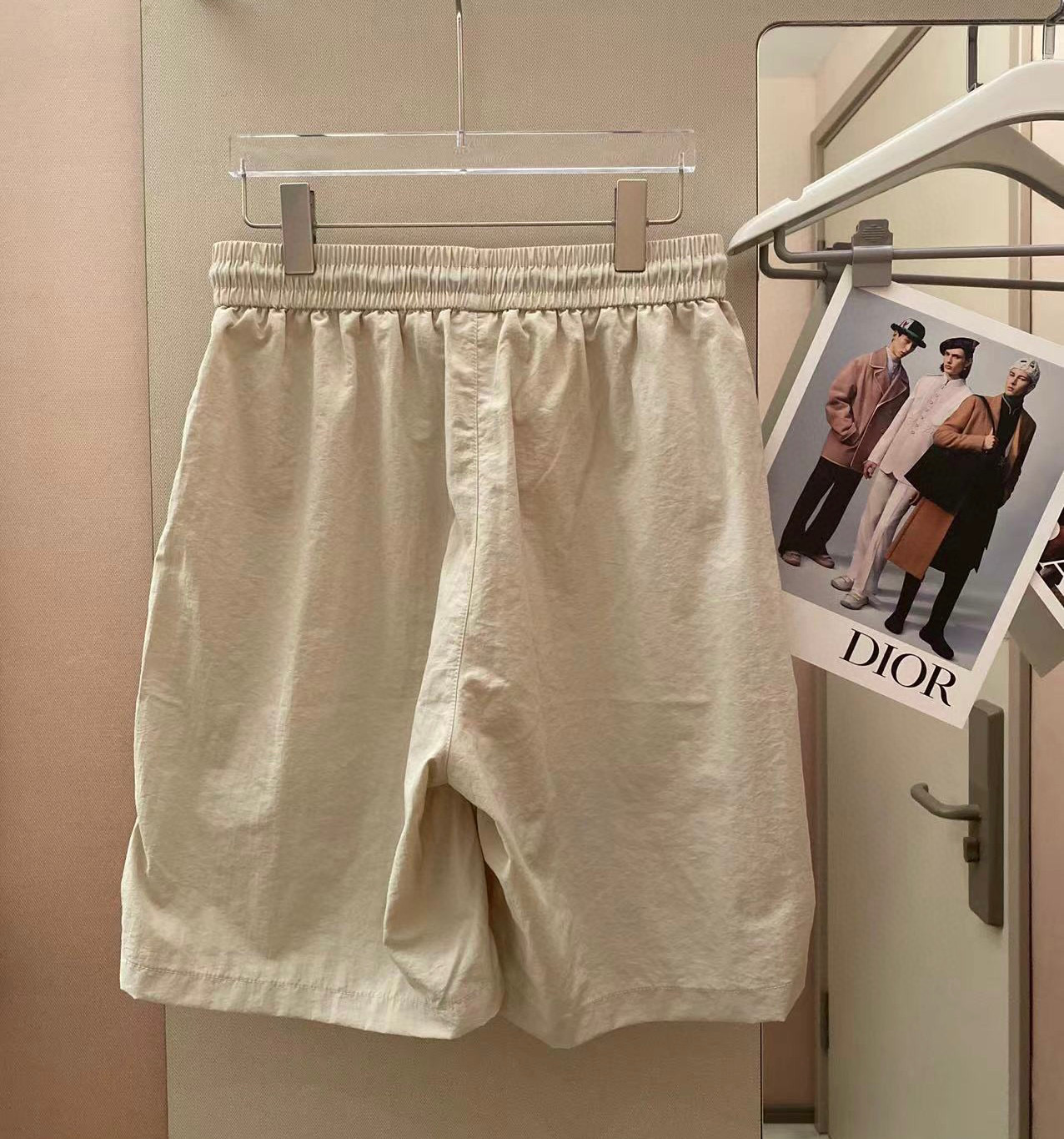 Miumiu 2025 Summer Shorts: Dry Fabric, Stylish Design, Practical Features - 图片 9