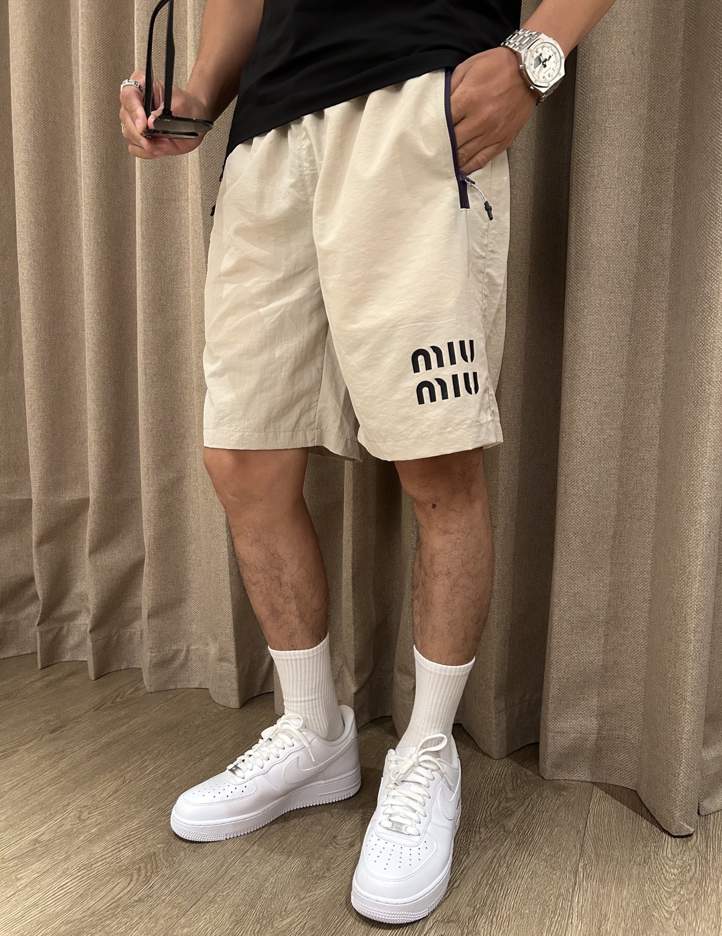Miumiu 2025 Summer Shorts: Dry Fabric, Stylish Design, Practical Features - 图片 2