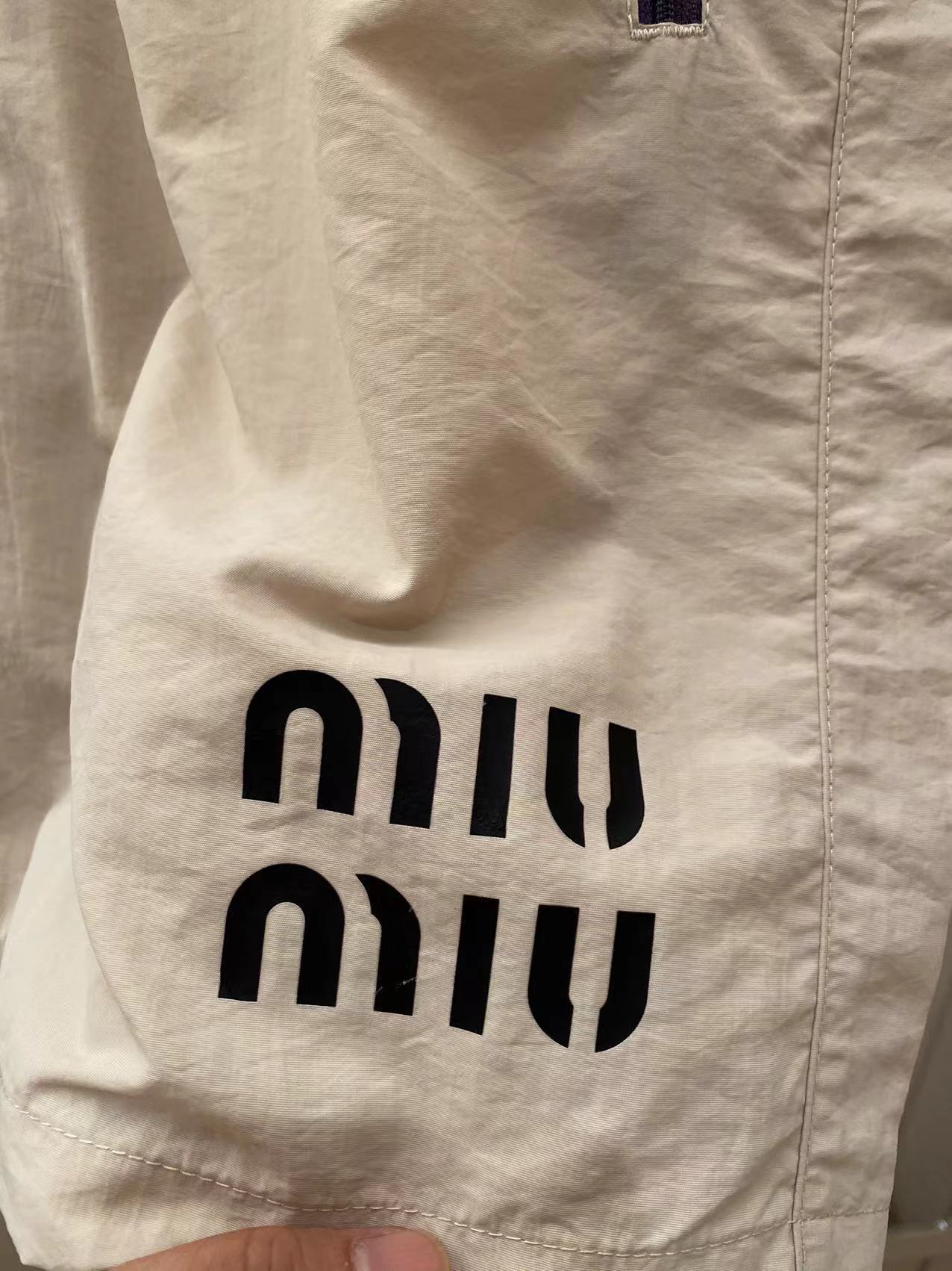 Miumiu 2025 Summer Shorts: Dry Fabric, Stylish Design, Practical Features - 图片 6