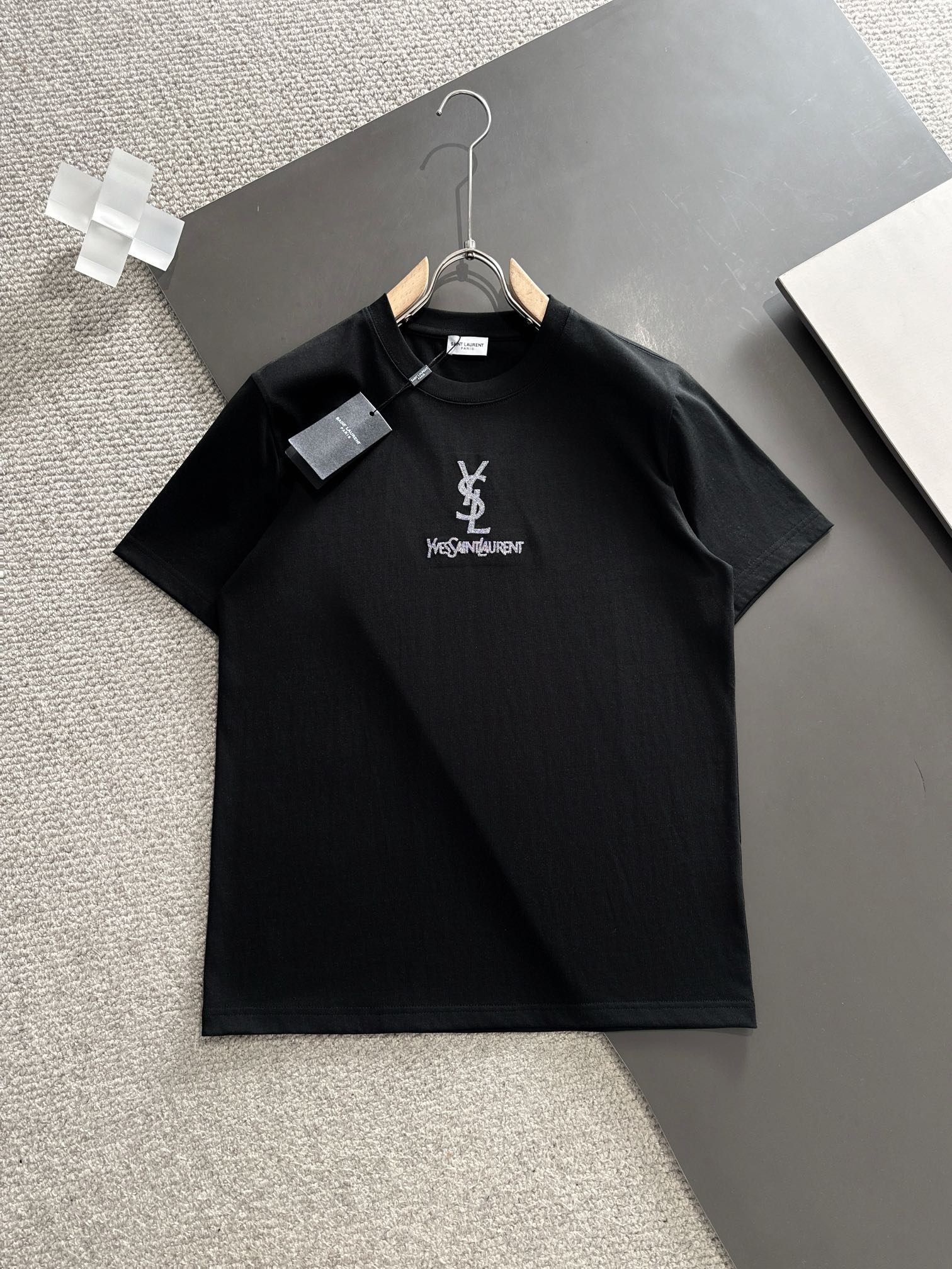 Yves Saint Laurent Kleidung T-Shirt Frühling/Sommer Kollektion Fashion Kurzarm