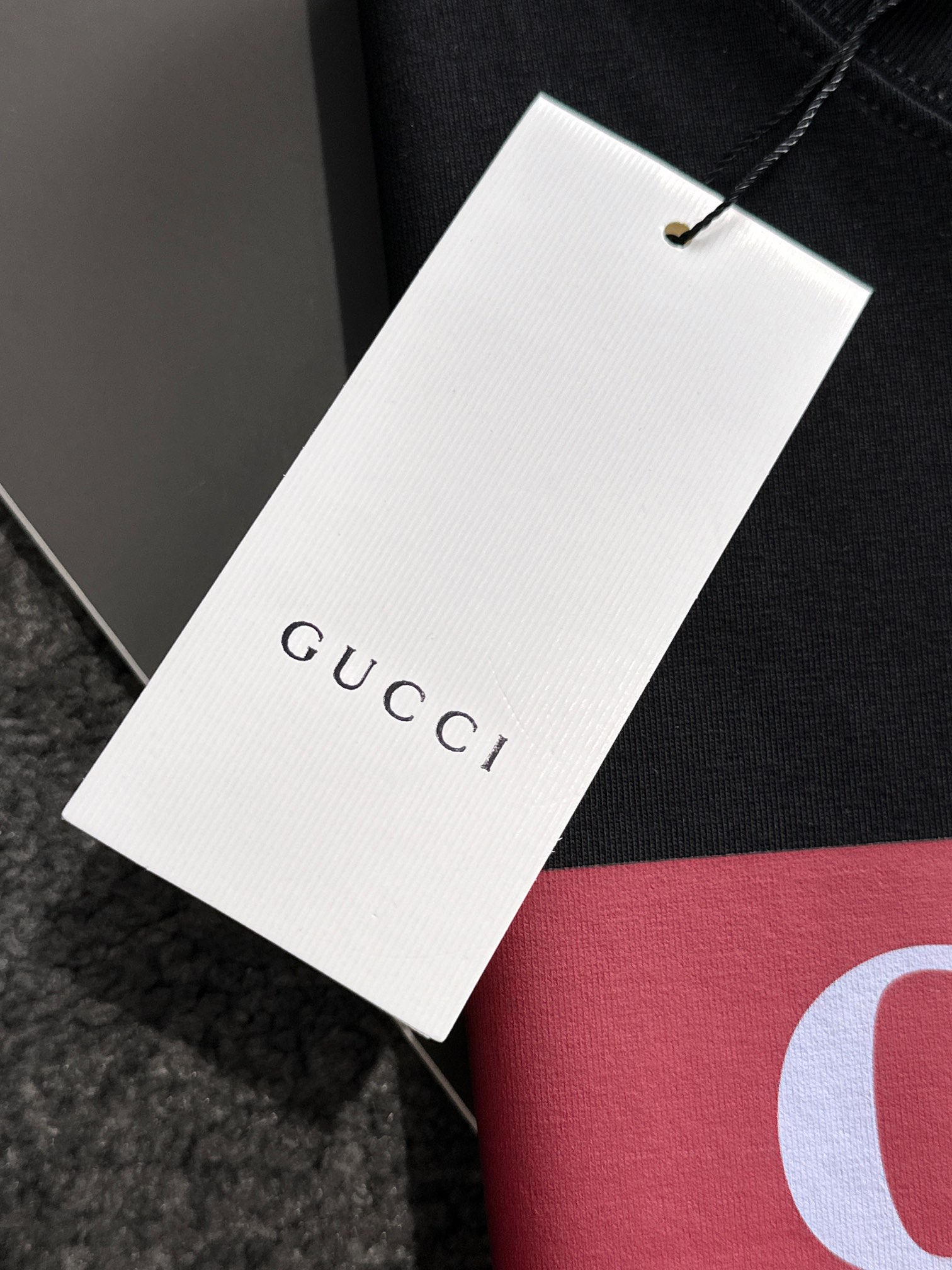  GUC 2025SS春夏最新款圆领时尚短袖T恤，官网同步，专柜纯棉面料！贴肤舒适，耐看又好穿，经典简约