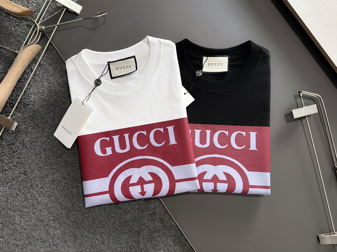  GUC 2025SS春夏最新款圆领时尚短袖T恤，官网同步，专柜纯棉面料！贴肤舒适，耐看又好穿，经典简约