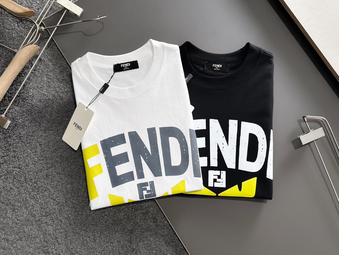 Fendi芬迪男女情侣同款短袖半袖t恤