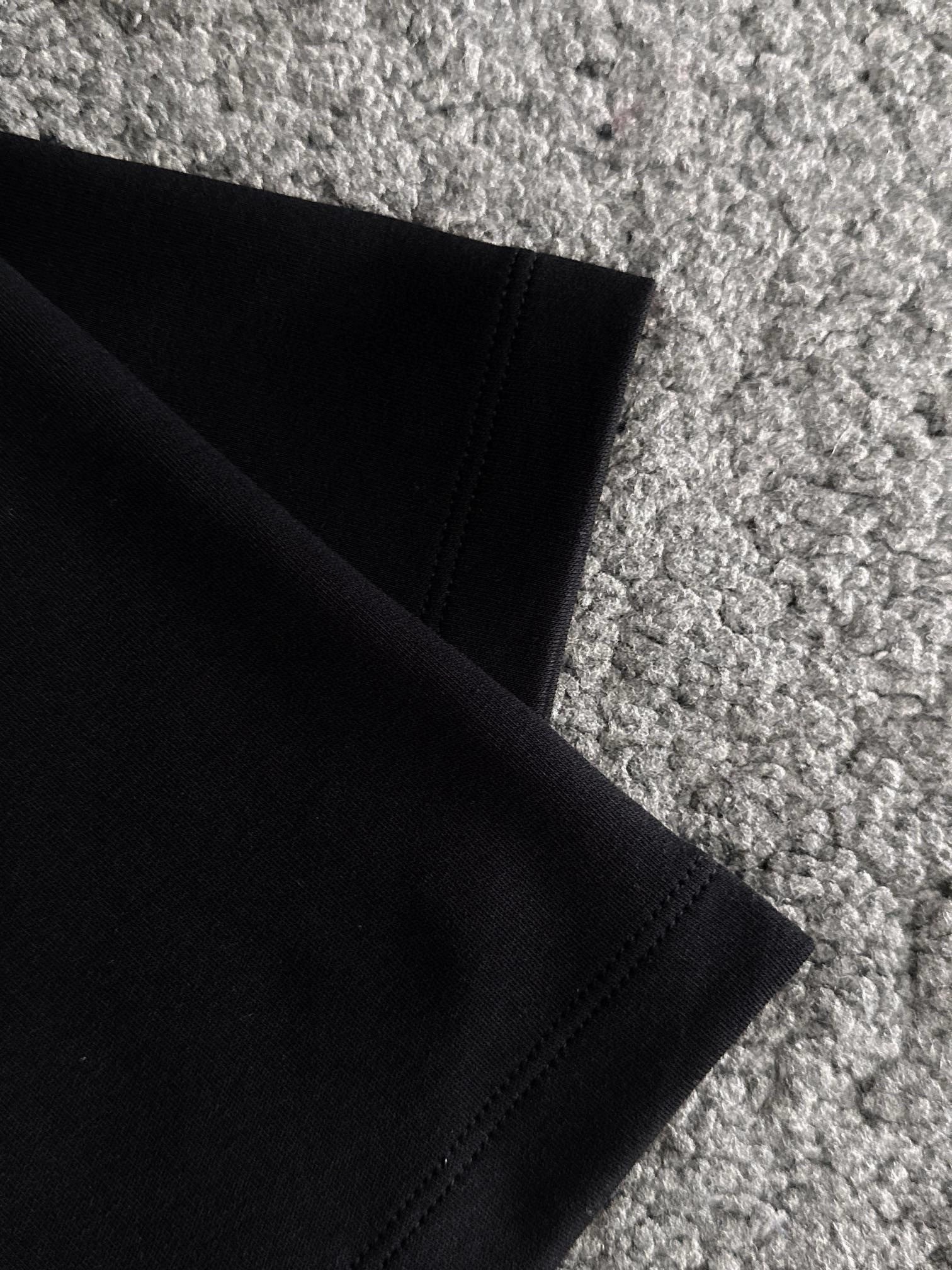  CEL 2025SS春夏最新款圆领时尚短袖T恤，官网同步，专柜纯棉面料！贴肤舒适，耐看又好穿，经典简约