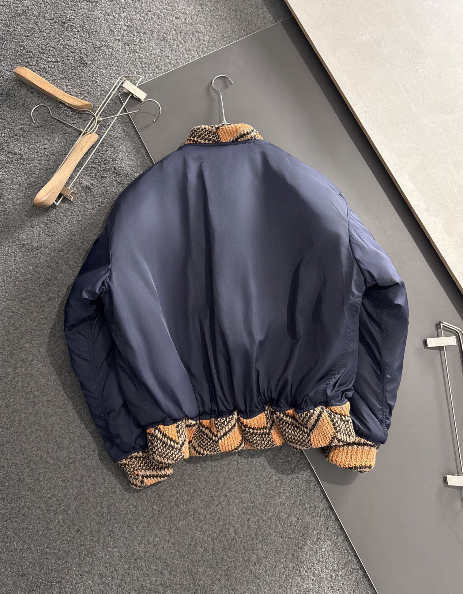 Luxury Wool Jacket with Intricate Details and Exclusive Design, Code XS-L - 图片 3