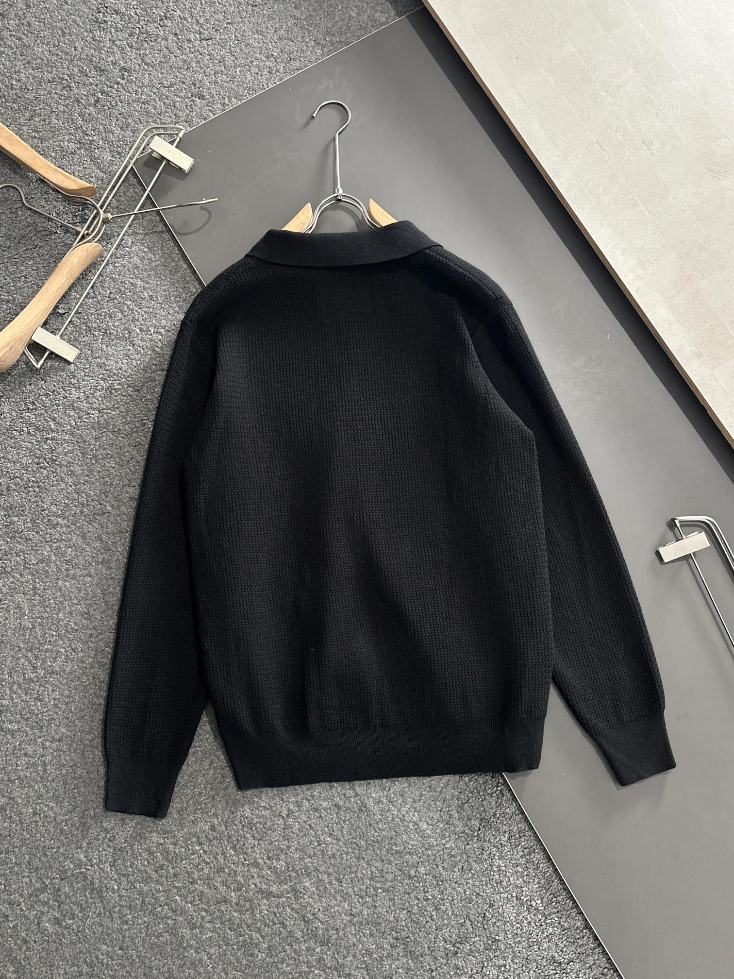 ZG 2025FW秋冬最新三叉绣标男士翻领针织衫毛衣整衣采用菠萝针织法 穿在身上看花纹并不明显近看才能领