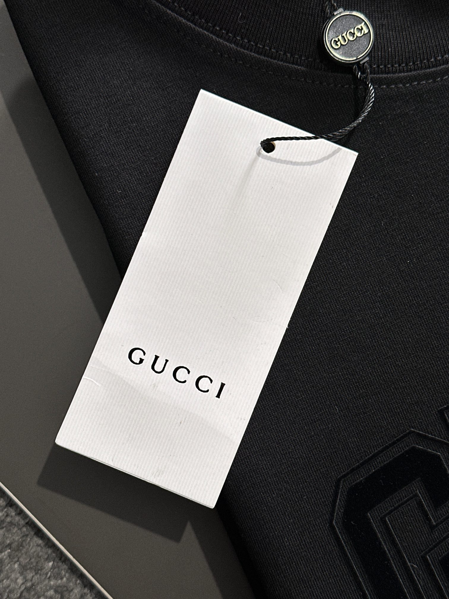  GUC 2025SS春夏最新款圆领时尚短袖T恤，官网同步，专柜纯棉面料！贴肤舒适，耐看又好穿，经典简约