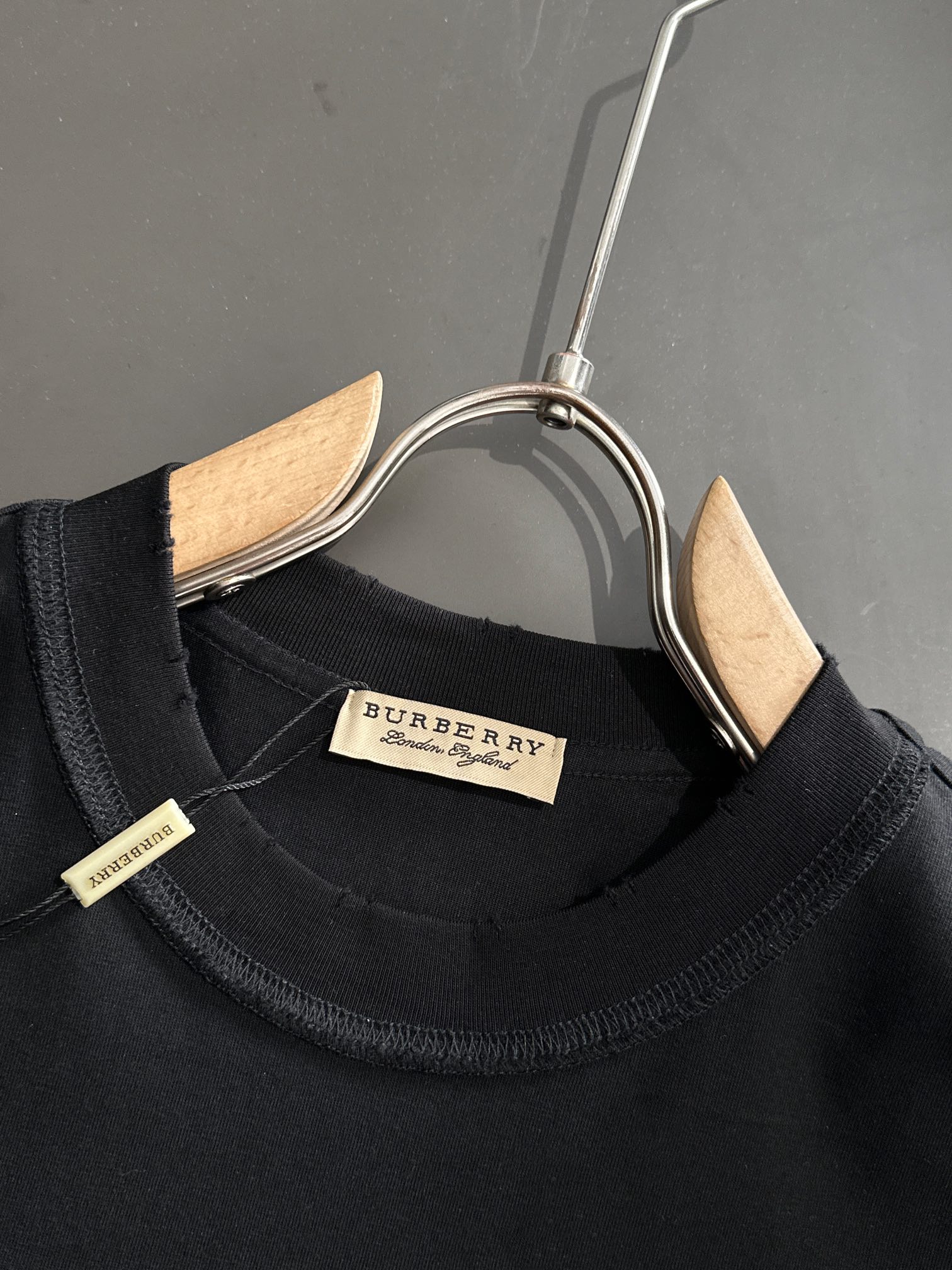 BBR 2025SS春夏最新款圆领时尚短袖T恤，官网同步，专柜纯棉面料！贴肤舒适，耐看又好穿，经典简约l