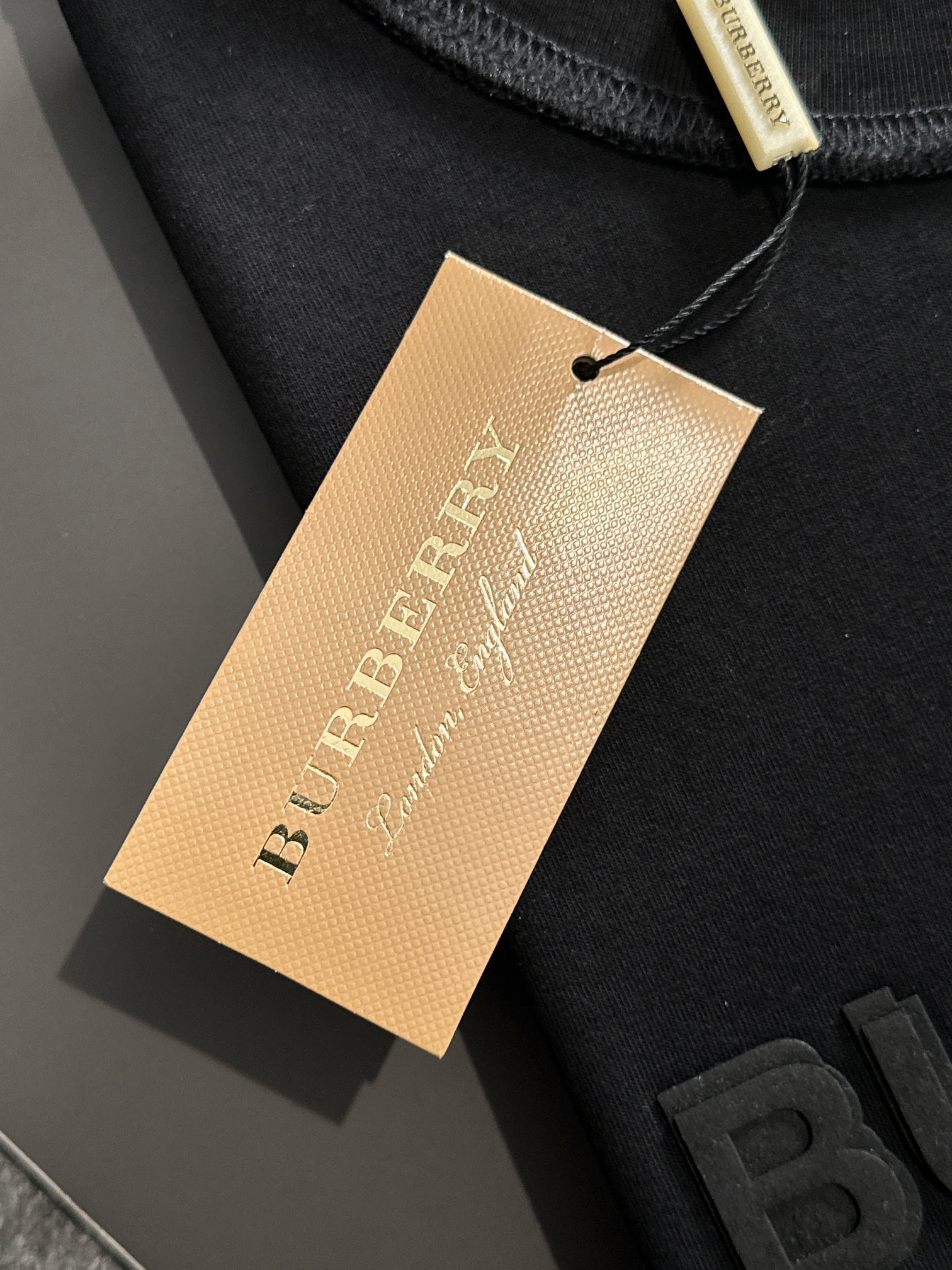 BBR 2025SS春夏最新款圆领时尚短袖T恤，官网同步，专柜纯棉面料！贴肤舒适，耐看又好穿，经典简约l