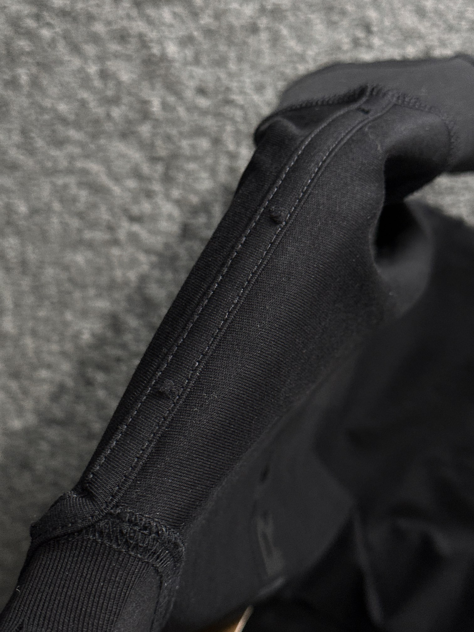 BBR 2025SS春夏最新款圆领时尚短袖T恤，官网同步，专柜纯棉面料！贴肤舒适，耐看又好穿，经典简约l