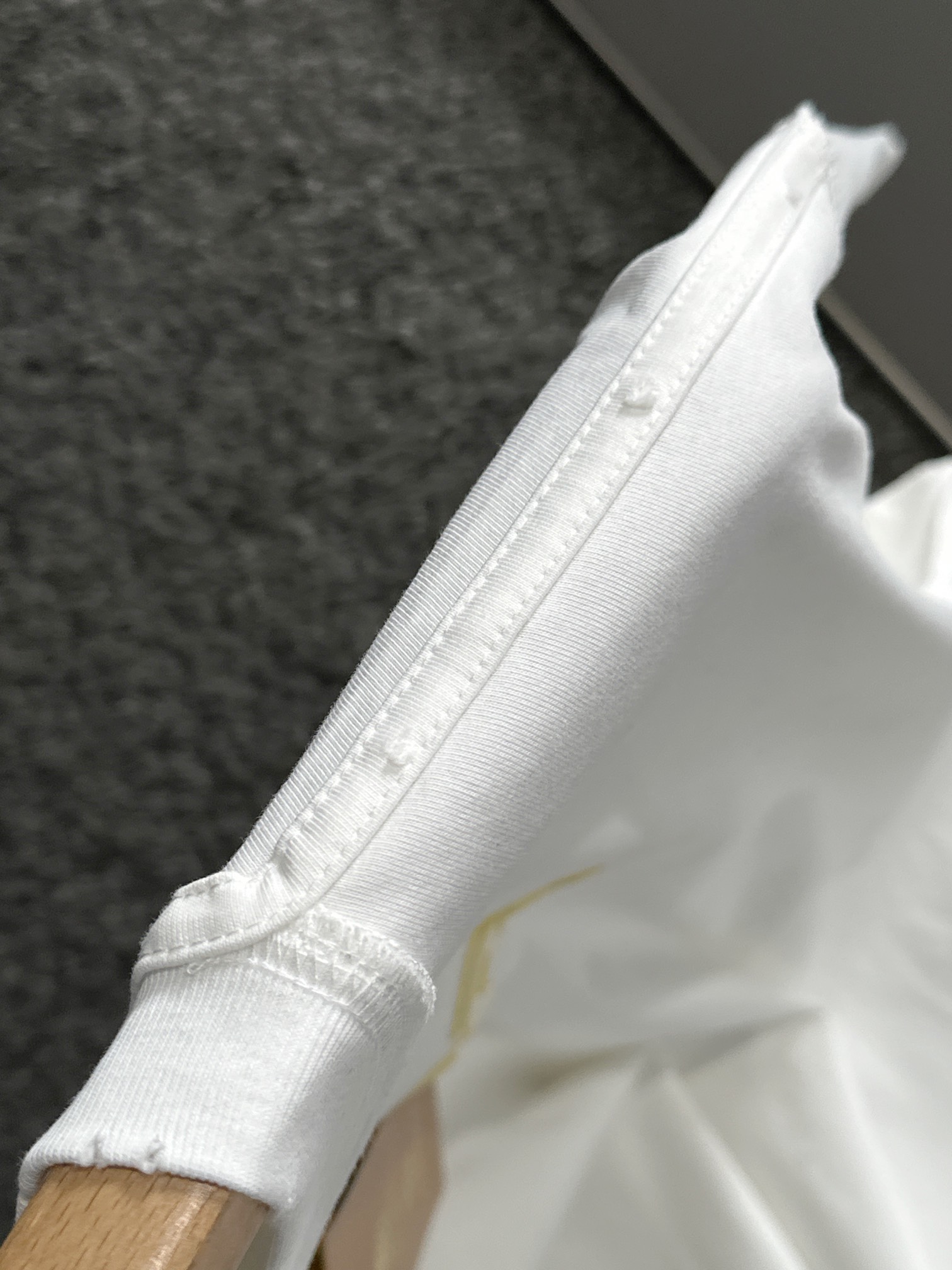 BBR 2025SS春夏最新款圆领时尚短袖T恤，官网同步，专柜纯棉面料！贴肤舒适，耐看又好穿，经典简约l