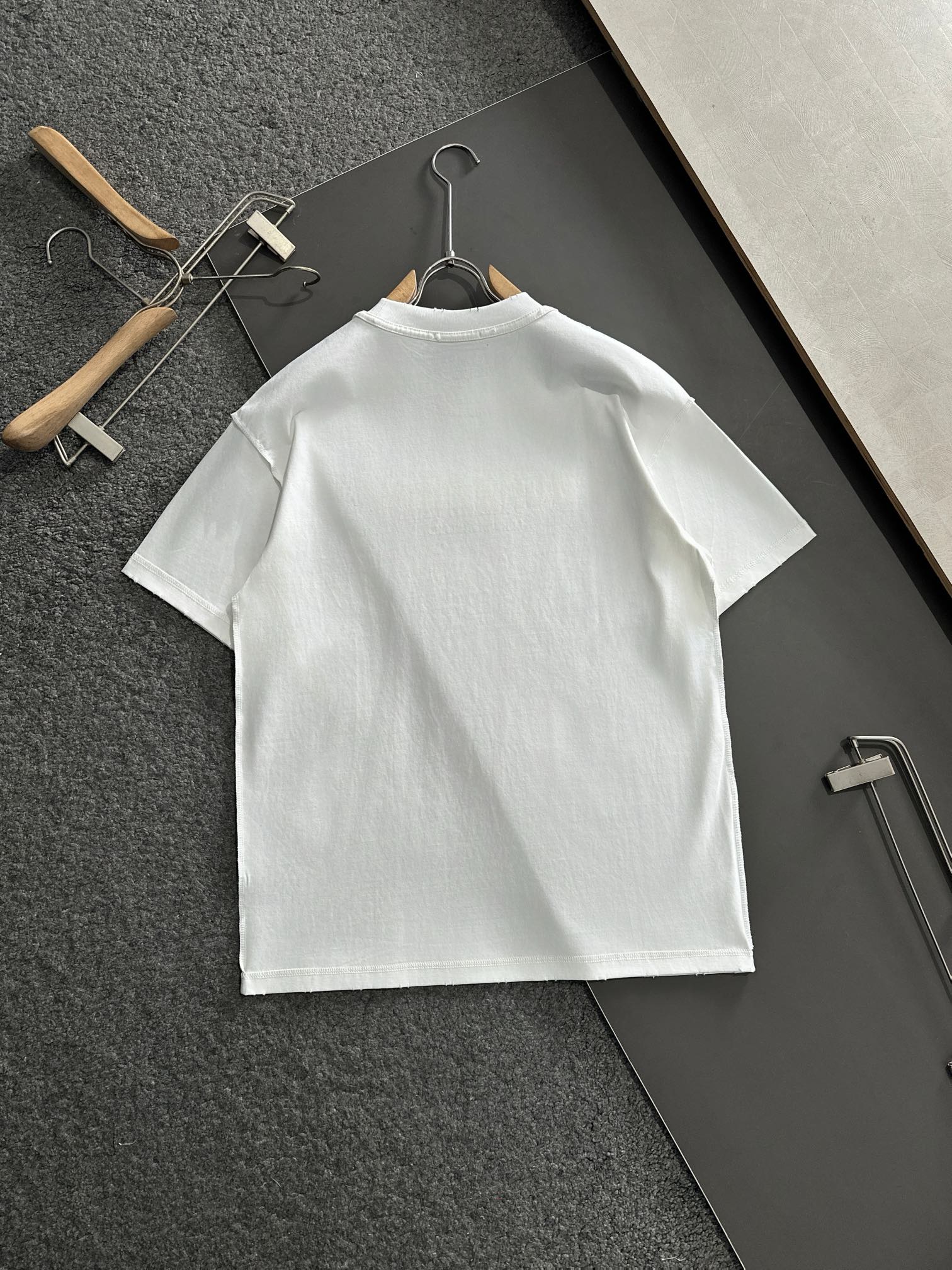 BBR 2025SS春夏最新款圆领时尚短袖T恤，官网同步，专柜纯棉面料！贴肤舒适，耐看又好穿，经典简约l