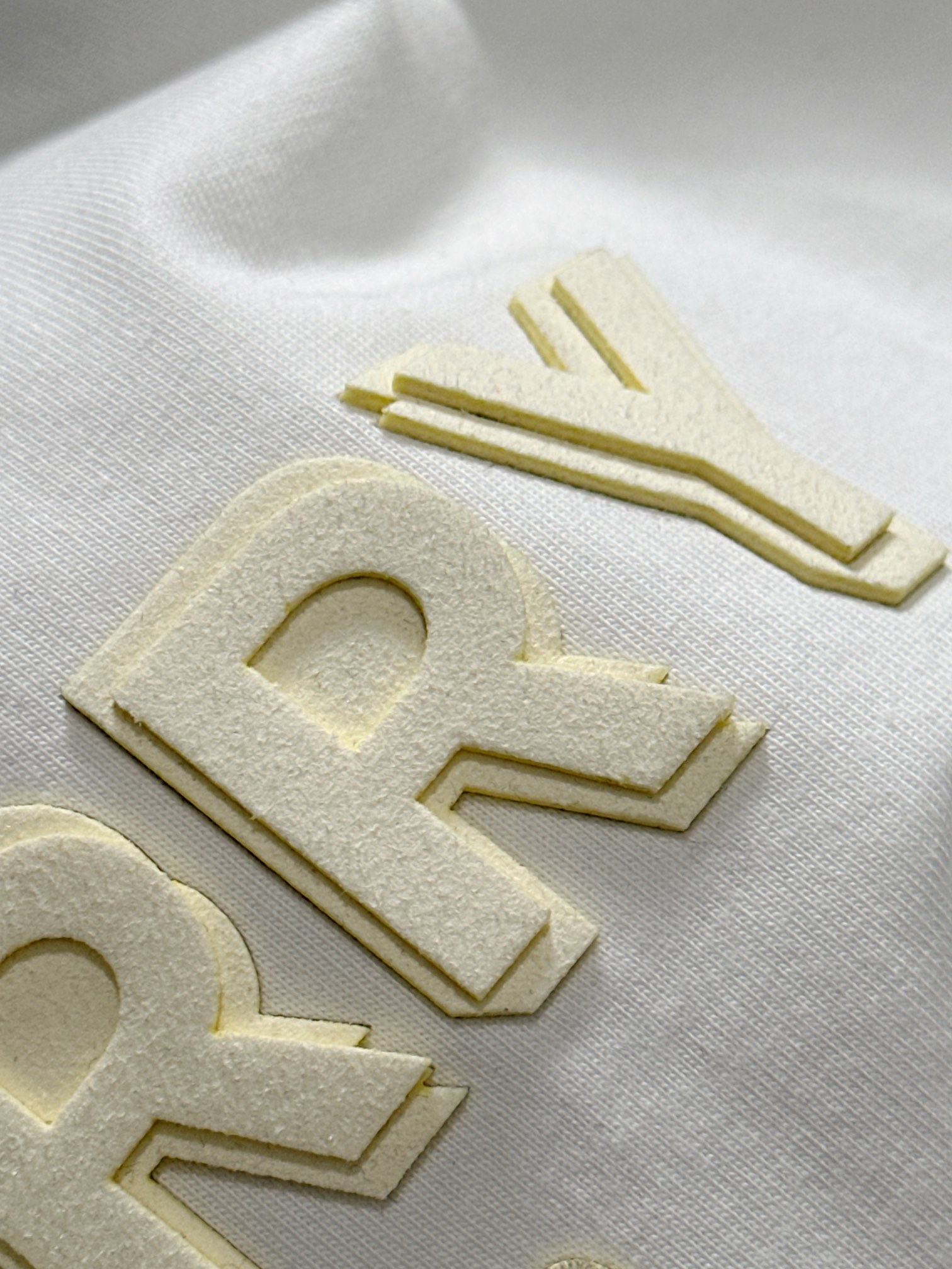 BBR 2025SS春夏最新款圆领时尚短袖T恤，官网同步，专柜纯棉面料！贴肤舒适，耐看又好穿，经典简约l