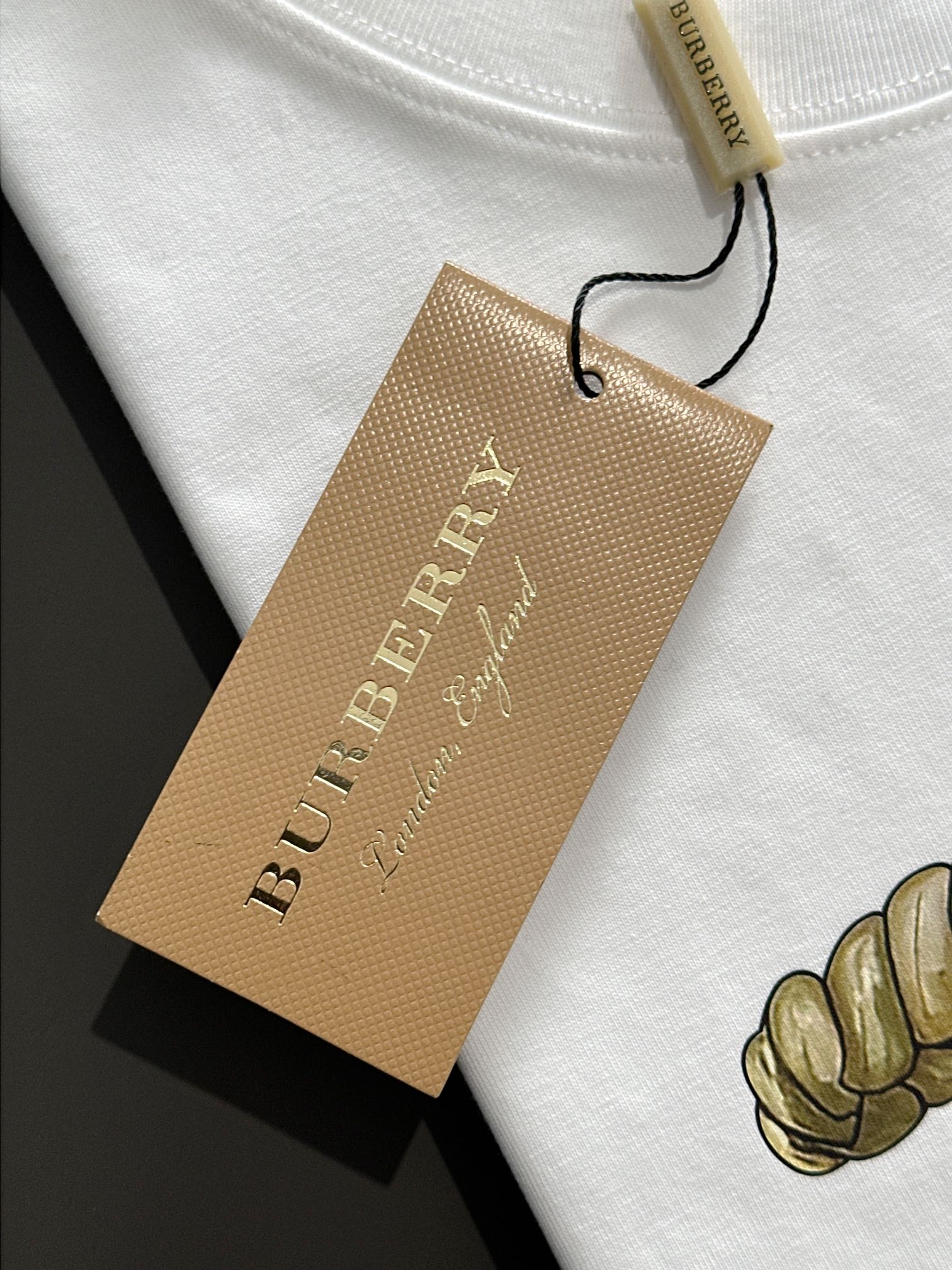  BBR  2025SS春夏最新款圆领时尚短袖T恤，官网同步，专柜纯棉面料！贴肤舒适，耐看又好穿，经典简