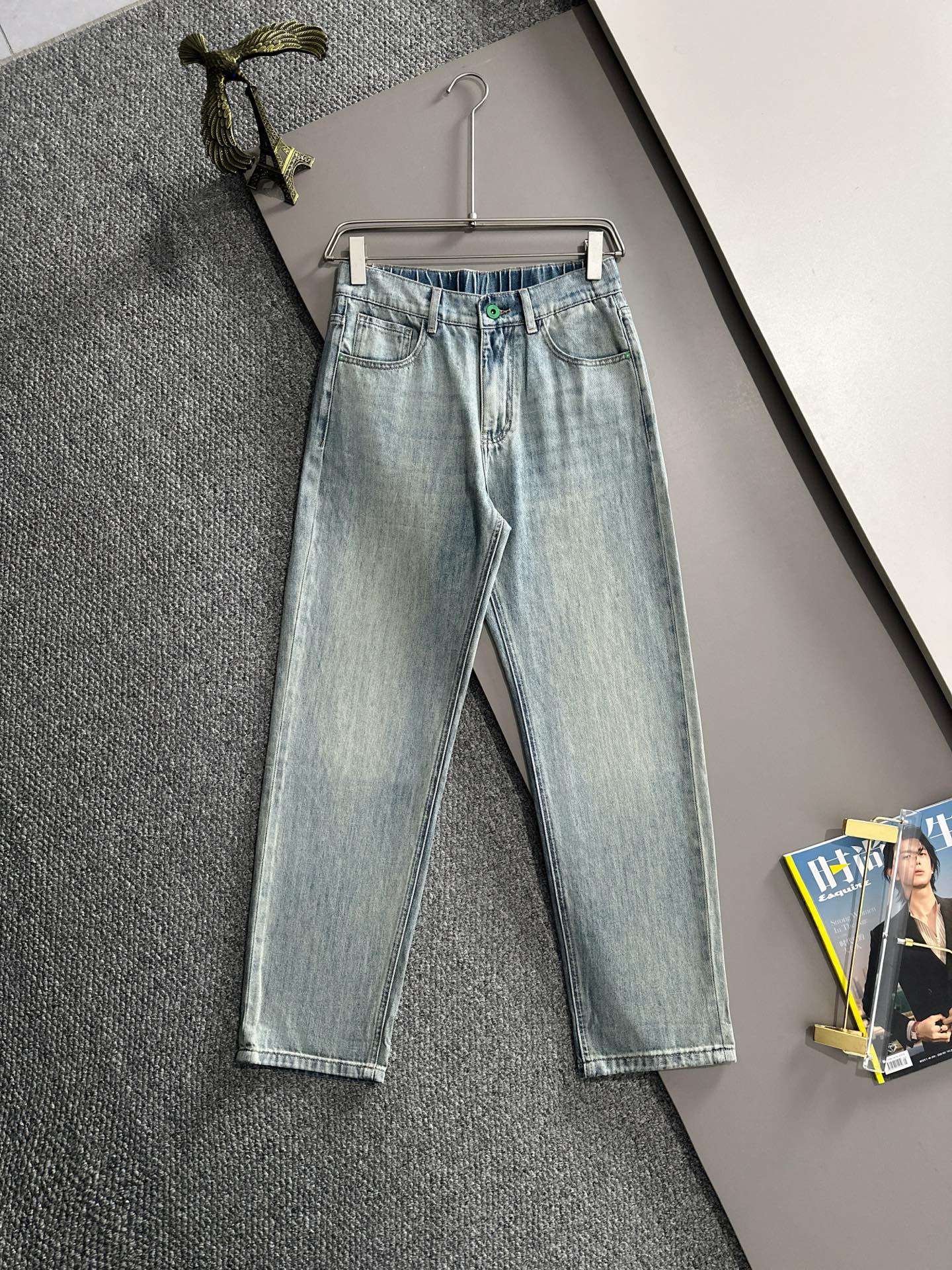 Fendi 2025 verano pantalones de mezclilla de pierna ancha y rectos, ¡la moda dentro de la moda! Muchos bloggers de moda…