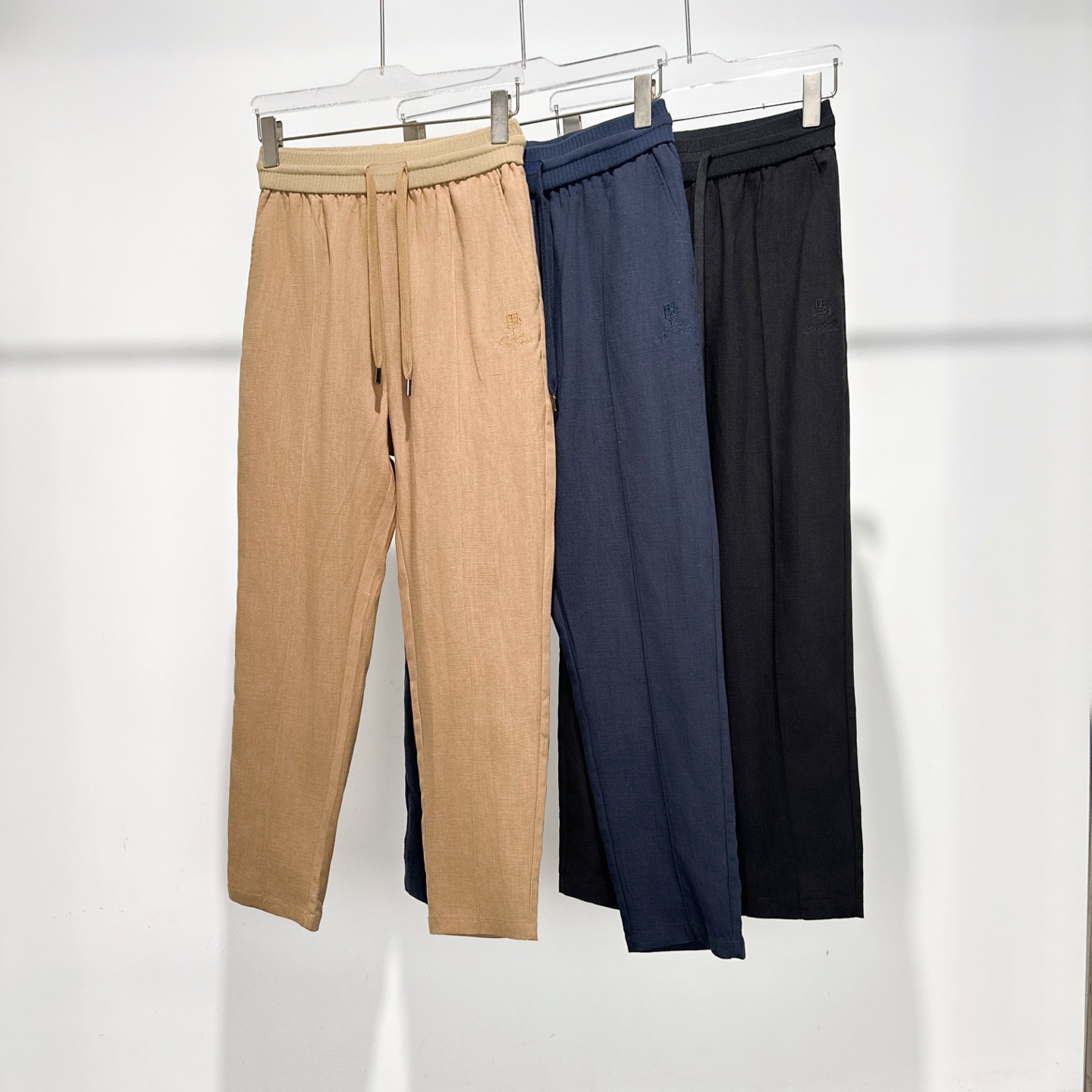 Pantalón de Lino para Hombre con Cintura Elástica y Bordado Distintivo