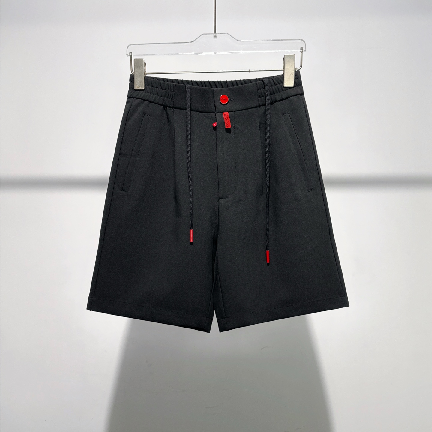 NO:483442,Kiton 2025 spring and summer new style, the latest casual shorts. The original pants are casual and versatile, casual and lazy, high-end custom fabrics, customized craftsmanship, and comfortable. High-end and atmospheric, does the summer taste have? First choice. Number M-3XL, shorts, alexander wang19860909kiton 2025春夏季新款,最新休闲短裤.原版裤型上身休闲百搭、随性慵懒范,高级定制面料,订制工艺 舒适感爆棚.高端大气,夏天的味道有没有,首选 码数M-3XL,,shorts,alexander wang,Men's clothing