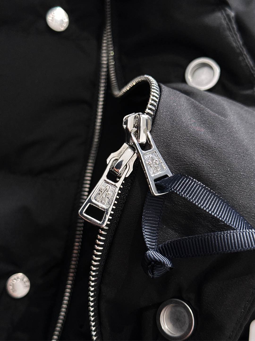 Moncler 蒙口 2025年秋冬新款羽绒服，针织拼接羽绒服采用新国标95白鸭绒，秋冬新品内搭神器！在