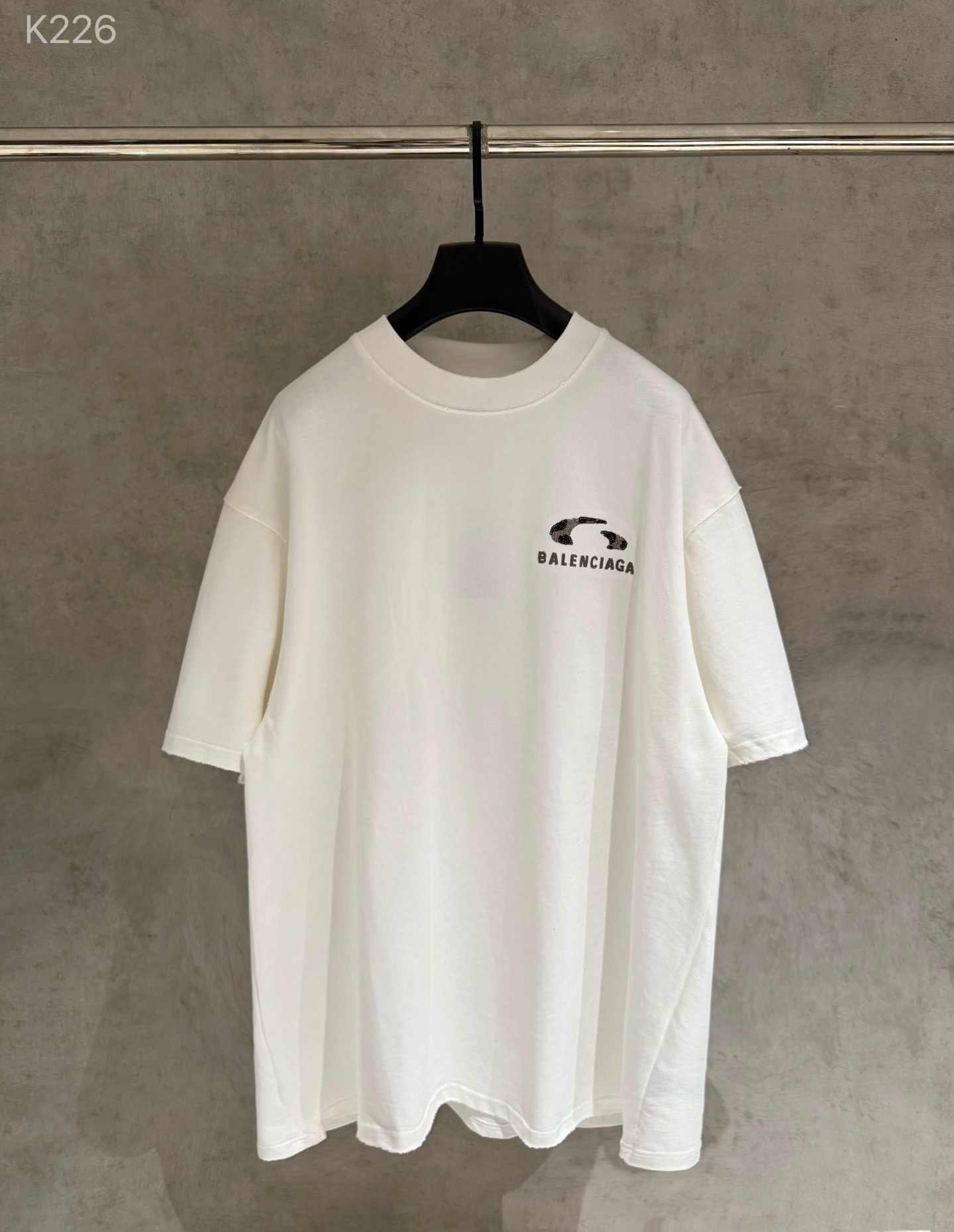 P105 [Estricto control de calidad] Camiseta de manga corta bordada BLCG Balenciaga 26ss. El tejido está confeccionado e…