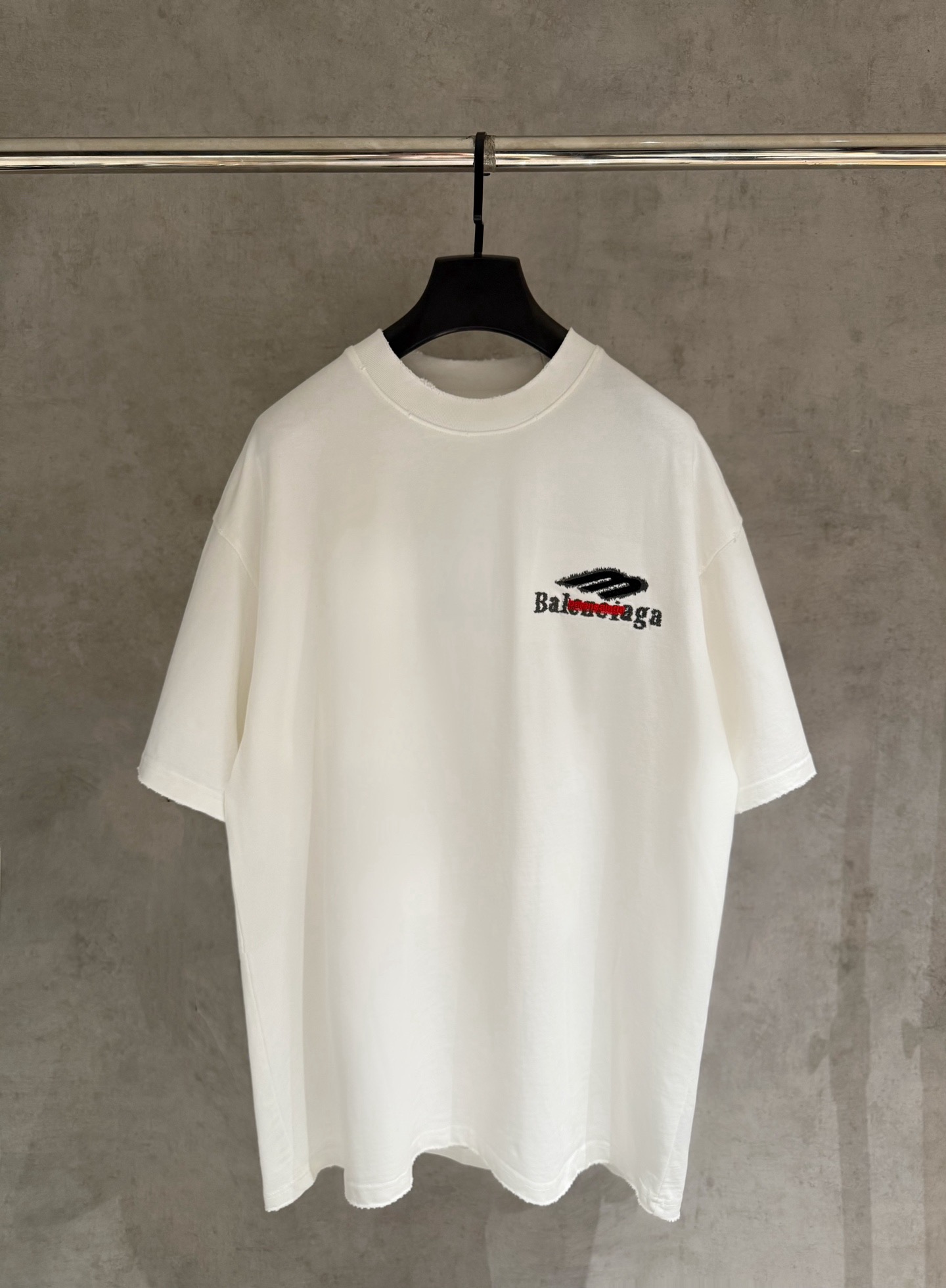 P105 [Estricto control de calidad] Camiseta de manga corta bordada BLCG Balenciaga 25ss. El tejido está confeccionado e…