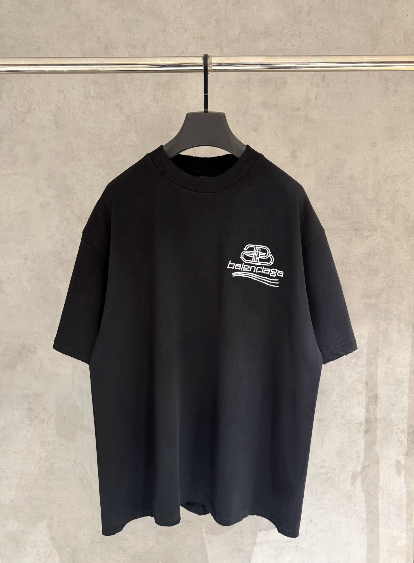 P105 [Estricto control de calidad] Camiseta de manga corta bordada BLCG Balenciaga 25ss. El tejido está confeccionado e…
