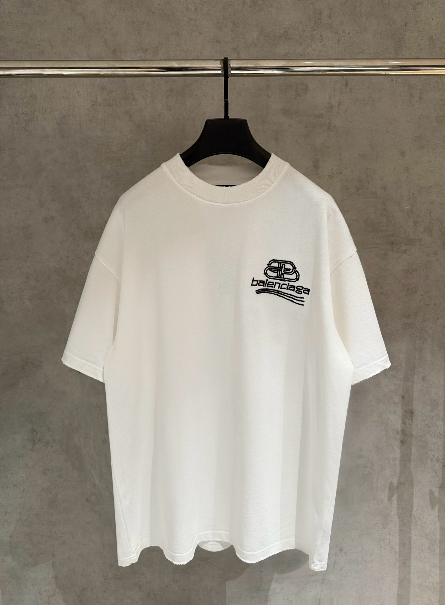 P105 [Estricto control de calidad] Camiseta de manga corta bordada BLCG Balenciaga 25ss. El tejido está confeccionado e…