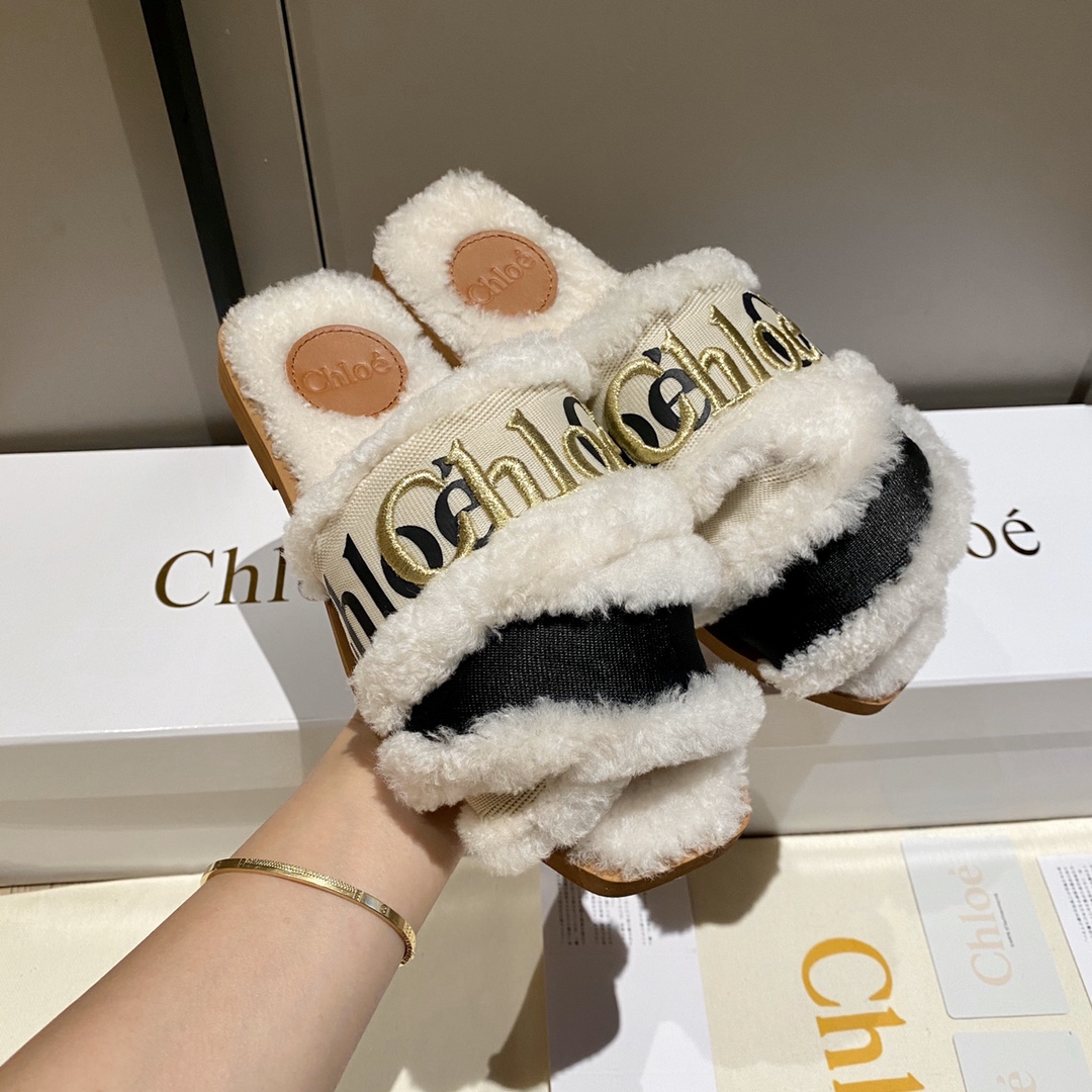 Chloe’s High-Density Cross-Weaving Roman Slippers with Unique Features - 图片 4