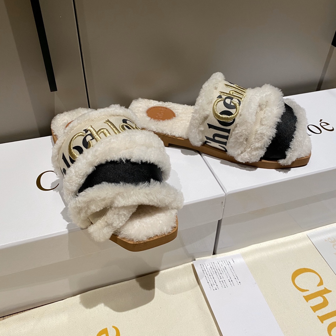 Chloe’s High-Density Cross-Weaving Roman Slippers with Unique Features - 图片 5