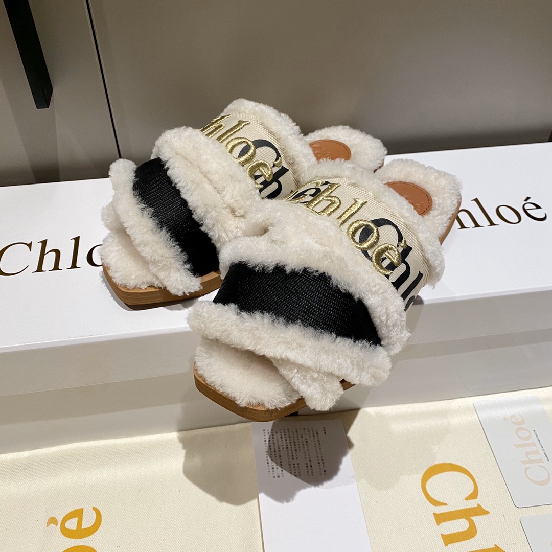 Chloe’s High-Density Cross-Weaving Roman Slippers with Unique Features - 图片 3