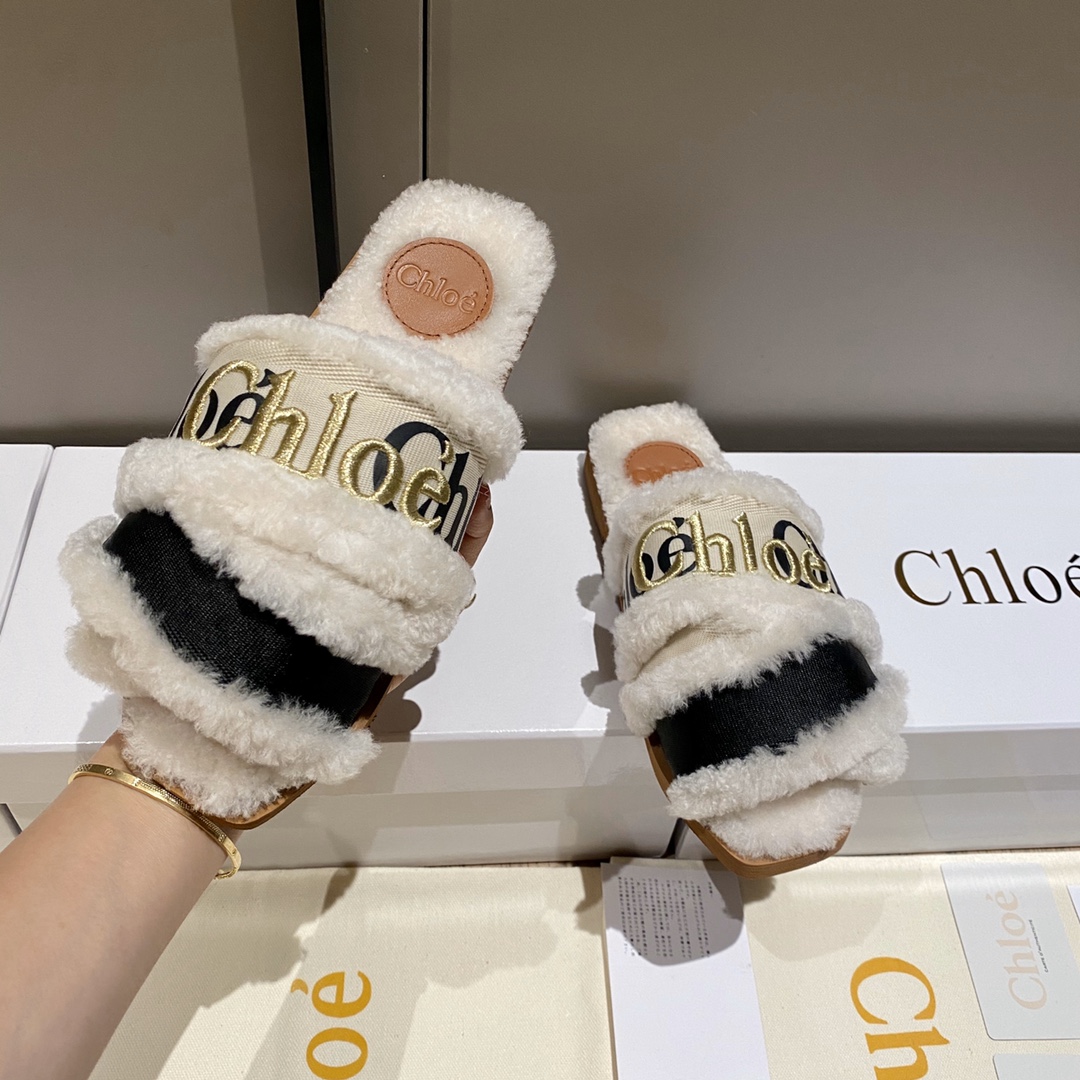 Chloe’s High-Density Cross-Weaving Roman Slippers with Unique Features - 图片 6