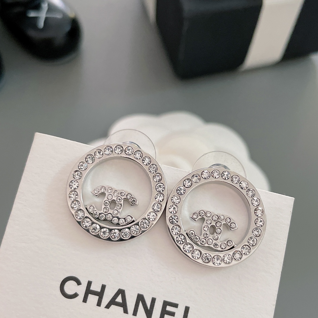 NO:631892,3.8 Goddess Day big welfare giveaway, 3 pieces for the price of RMB 3!  All are hot-selling models [Celebration][Celebration] Event models are non-refundable and non-exchangeable, and the freight is at your own expense. No packaging box, no after-sales service, Cardia high-end jewelry198609093.8女神节 福利大放送,活动价元3件！全是热卖款 [庆祝][庆祝]活动款不退不换,运费自理 无包装盒,无售后,,卡迪亚高端饰品,Jewelry