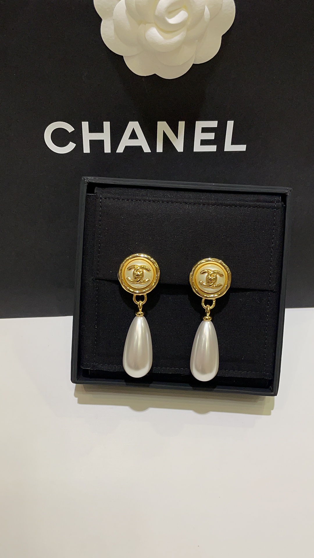 NO:632599,Small fragrant ear clip upper body picture, Cardia high-end jewelry19860909小香耳夹上身图,,卡迪亚高端饰品,Jewelry