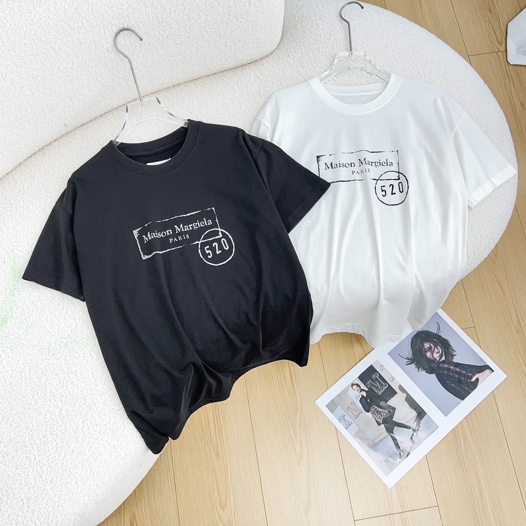 NO:331277,MM6 2025 Spring and Summer New Model Magila Niche Design 520 Limited Printed Round Neck Short Sleeve T-shirt Couple Model SML, Maison Margiela, Masion Margiela, T-shirt, Tees, t-shirt, alexander wang19860909MM6 2025 春夏新款 马吉拉小众设计520限定印花圆领短袖T恤 情侣款 码数SML,,masion margiela,masion margiela,T-shirt,tees，t-shirt,alexander wang,Women's clothing