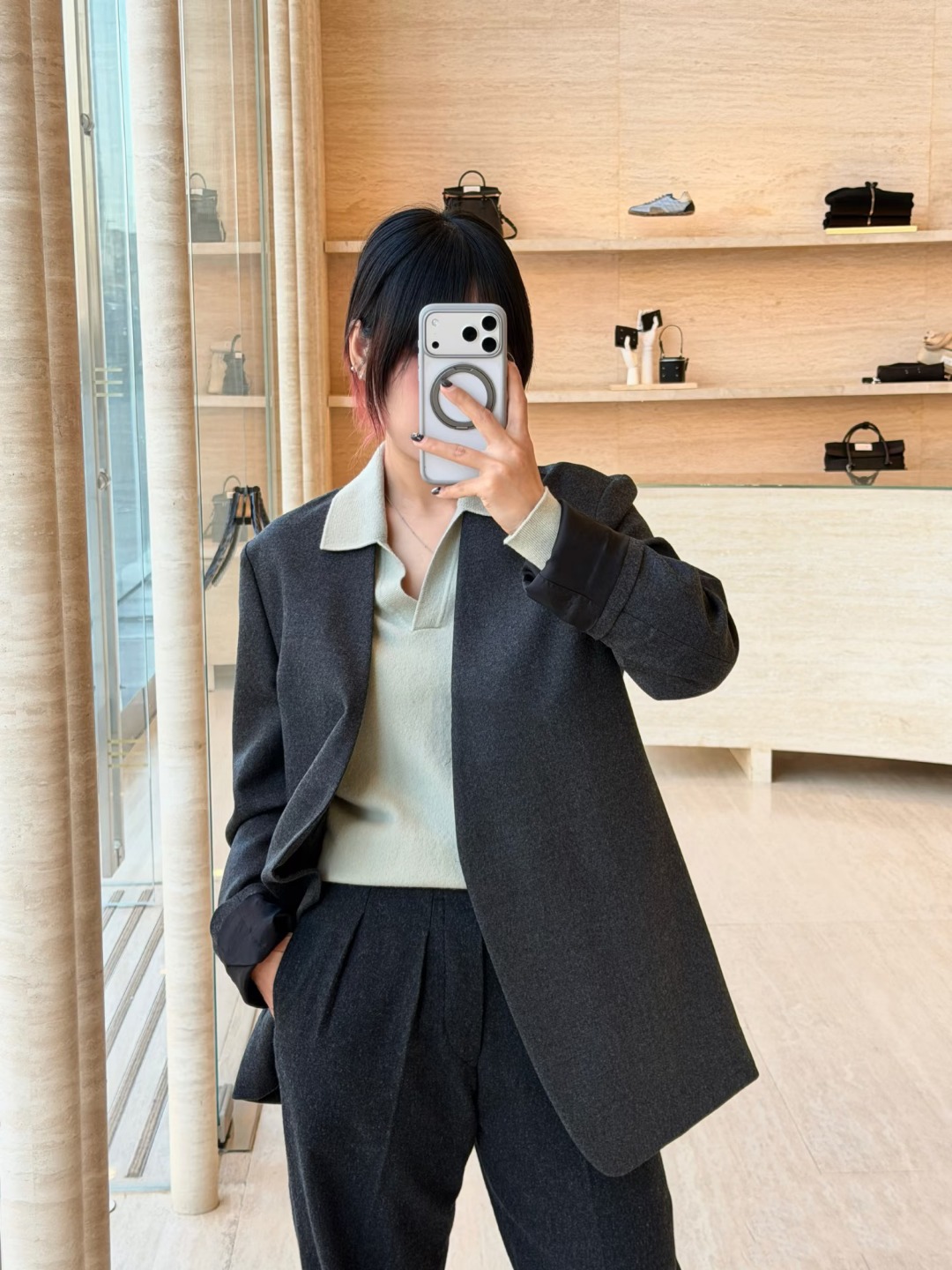 NO:749777,,,19860909,,,Women's clothing