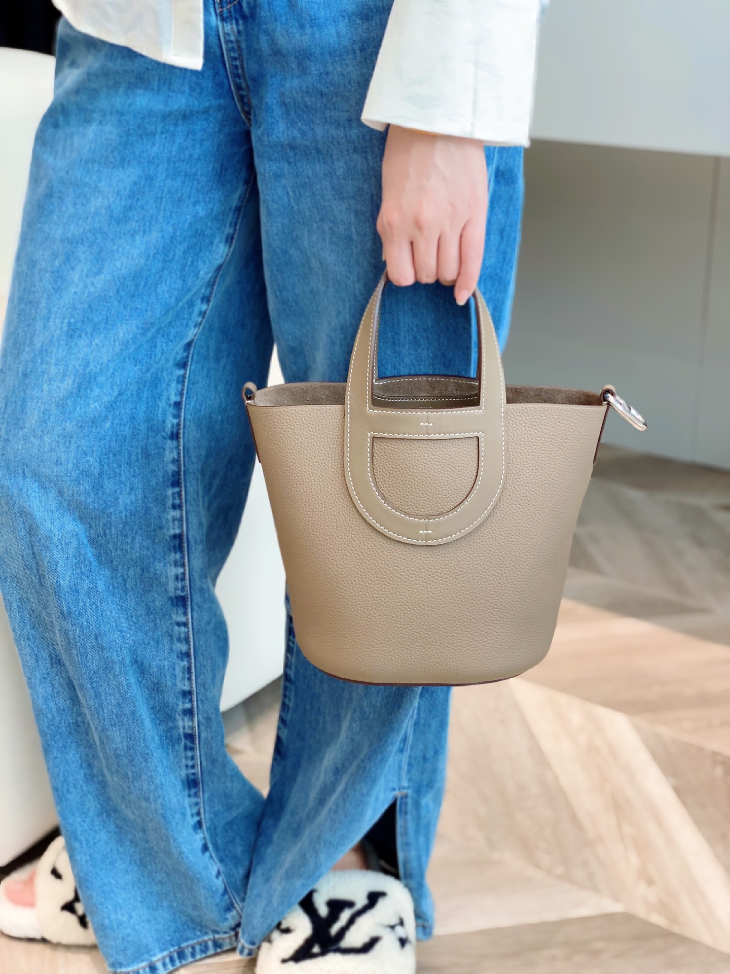 Gucci Classic Handcrafted Luxury Leather Shoulder Bag Ref 8