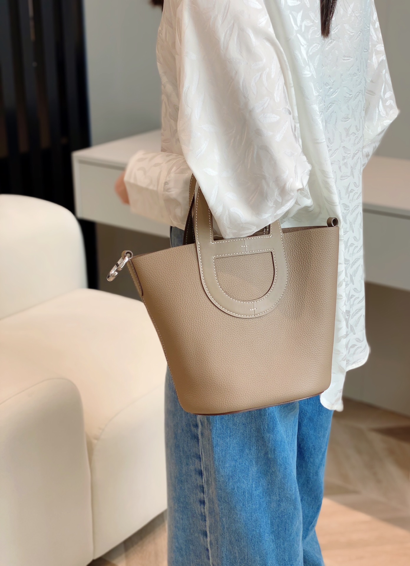Gucci Classic Handcrafted Luxury Leather Shoulder Bag Ref 6