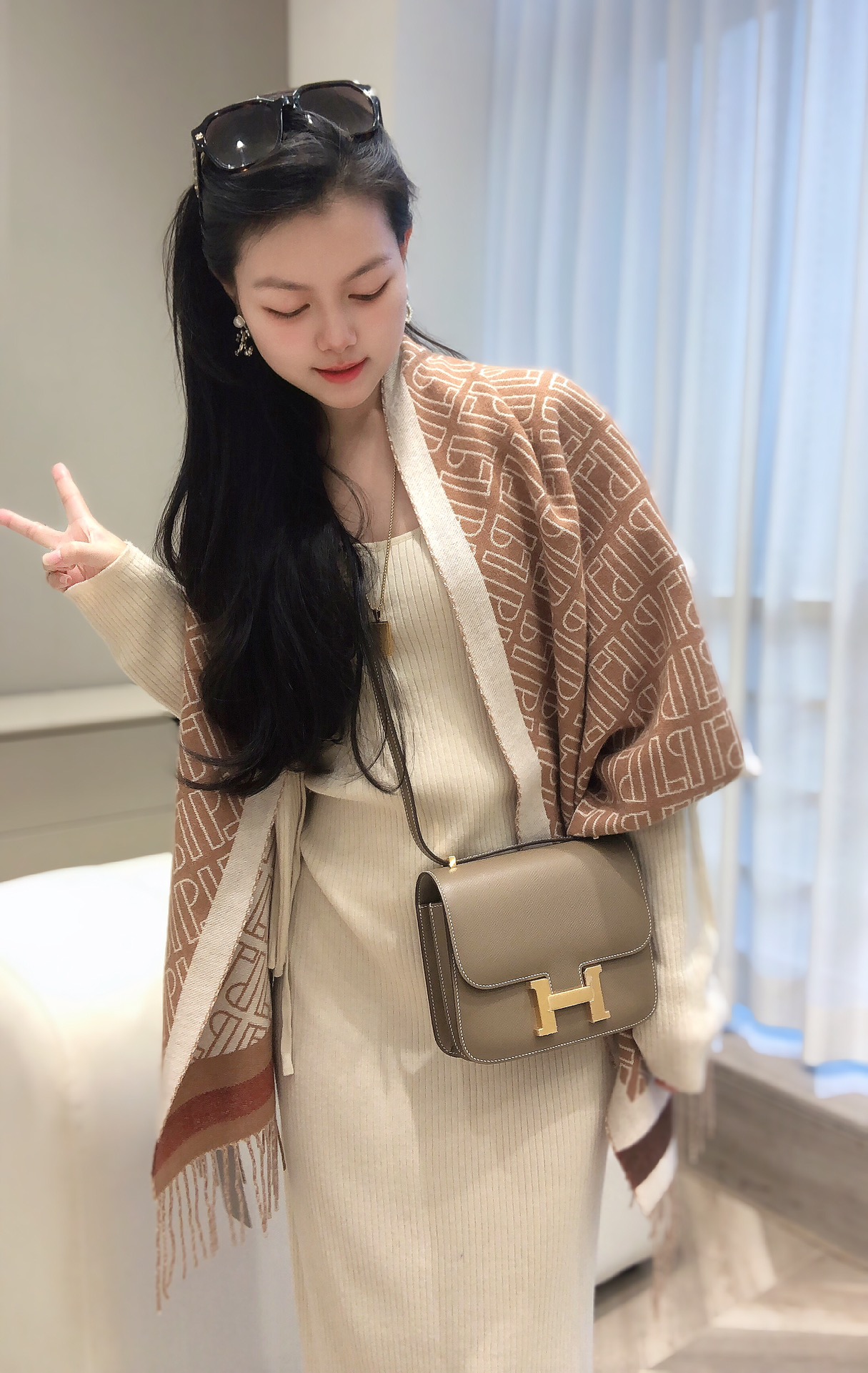 Hermès Evergreen, gentle gray, and attractive tones may not be surprising at first glance
